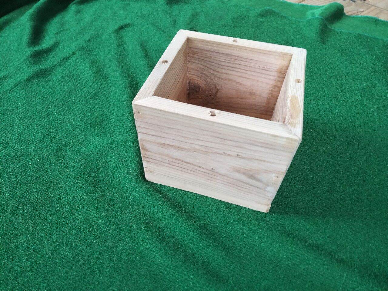 Chậu gỗ vuông 12cm