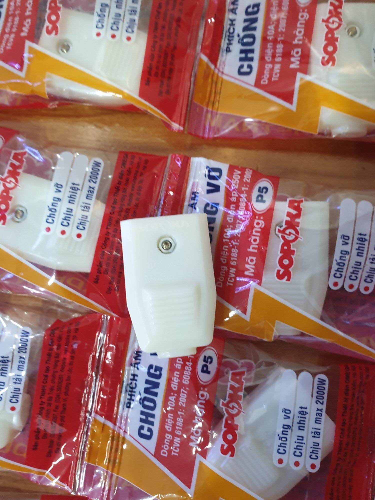 Phích cắm âm chống vỡ SOPOKA 2000W