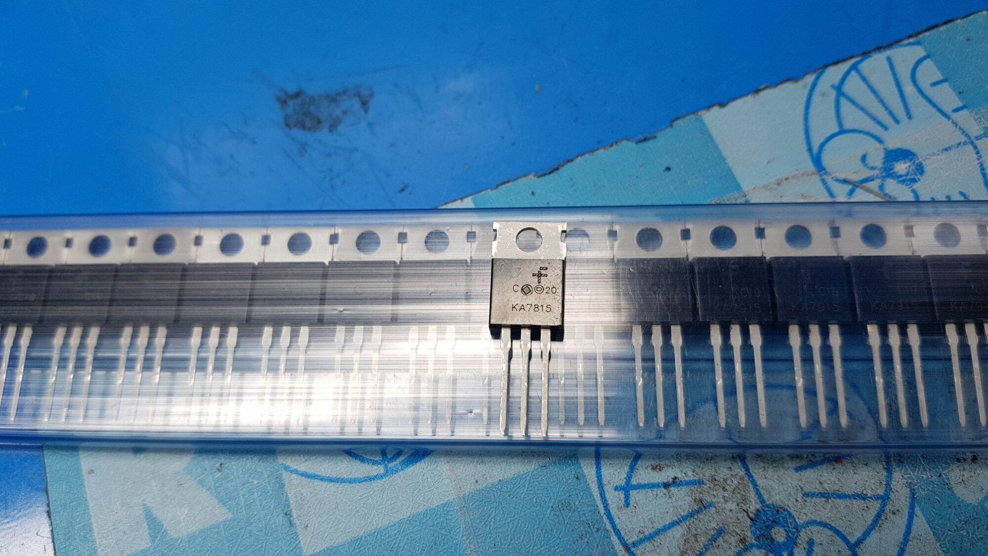 Ic ổn áp họ 78xx 79xx 7815 7915 7805