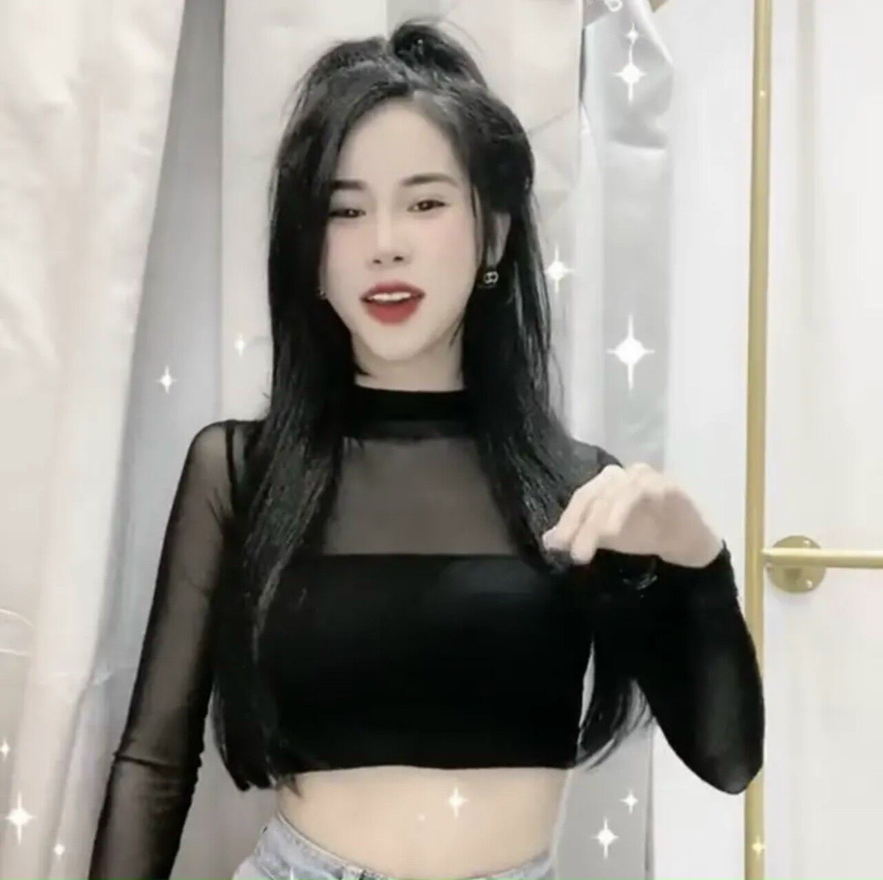 Áo croptop tay dài phối lưới trước ngực al123