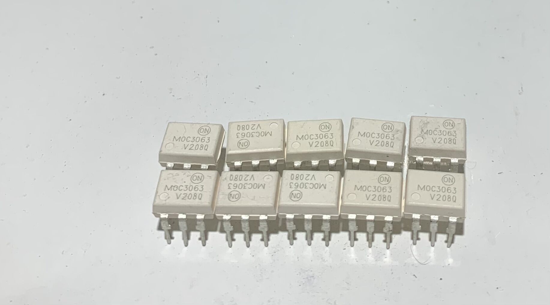 Sét 5 ic cách ly quang moc3063 mới chính hãng