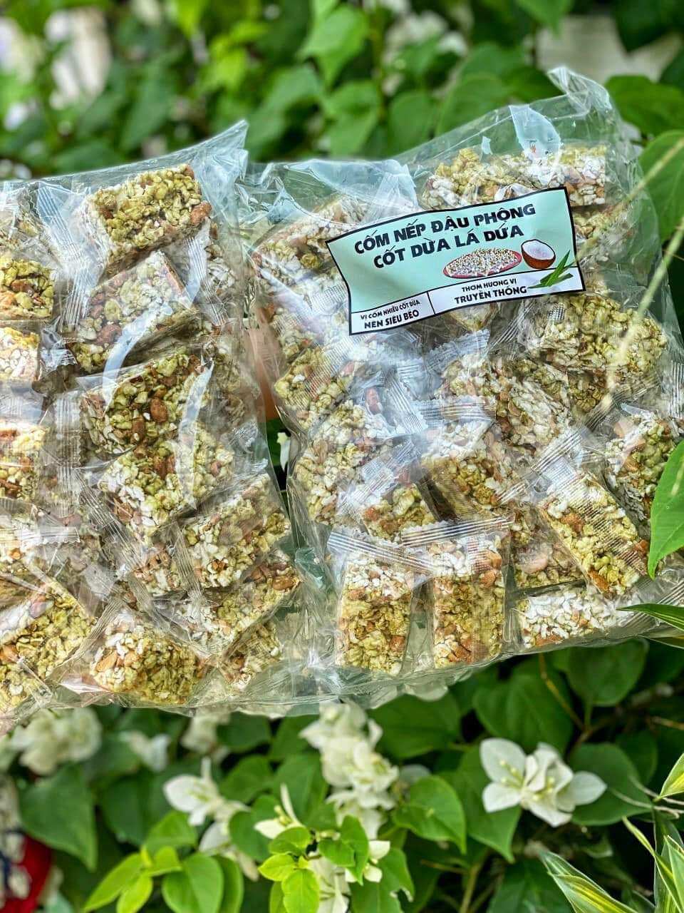 Cốm nếp dứa Lâm An loại 1 , KL 500g (Cốm nếp dứa nước cốt dừa đậu phộng siêu giòn)