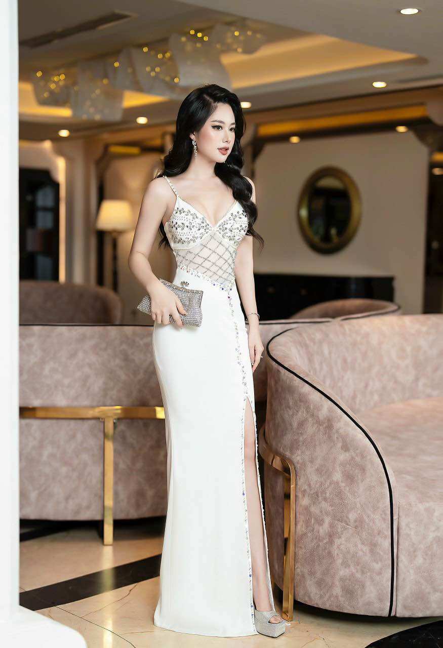 ĐẦM BODY KẾT ĐÁ XẺ ĐÙI