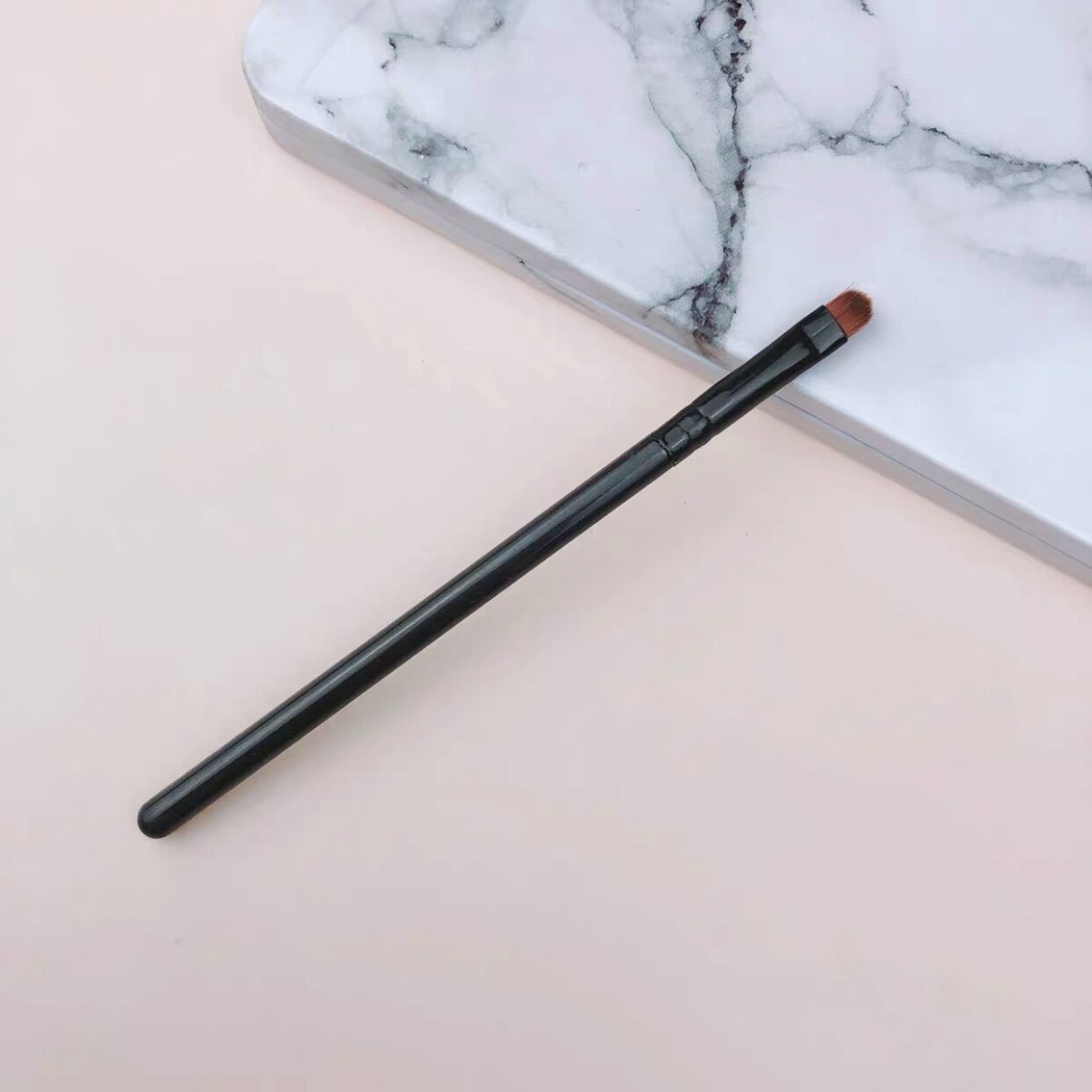 Cọ Che Khuyết Điểm Đầu Dẹt Concealer Brush