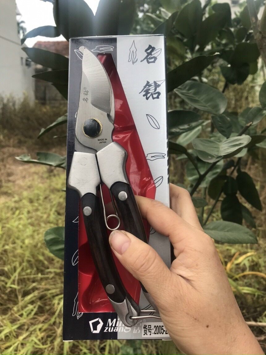 Kéo cắt cành ốp gỗ Nhật Bản