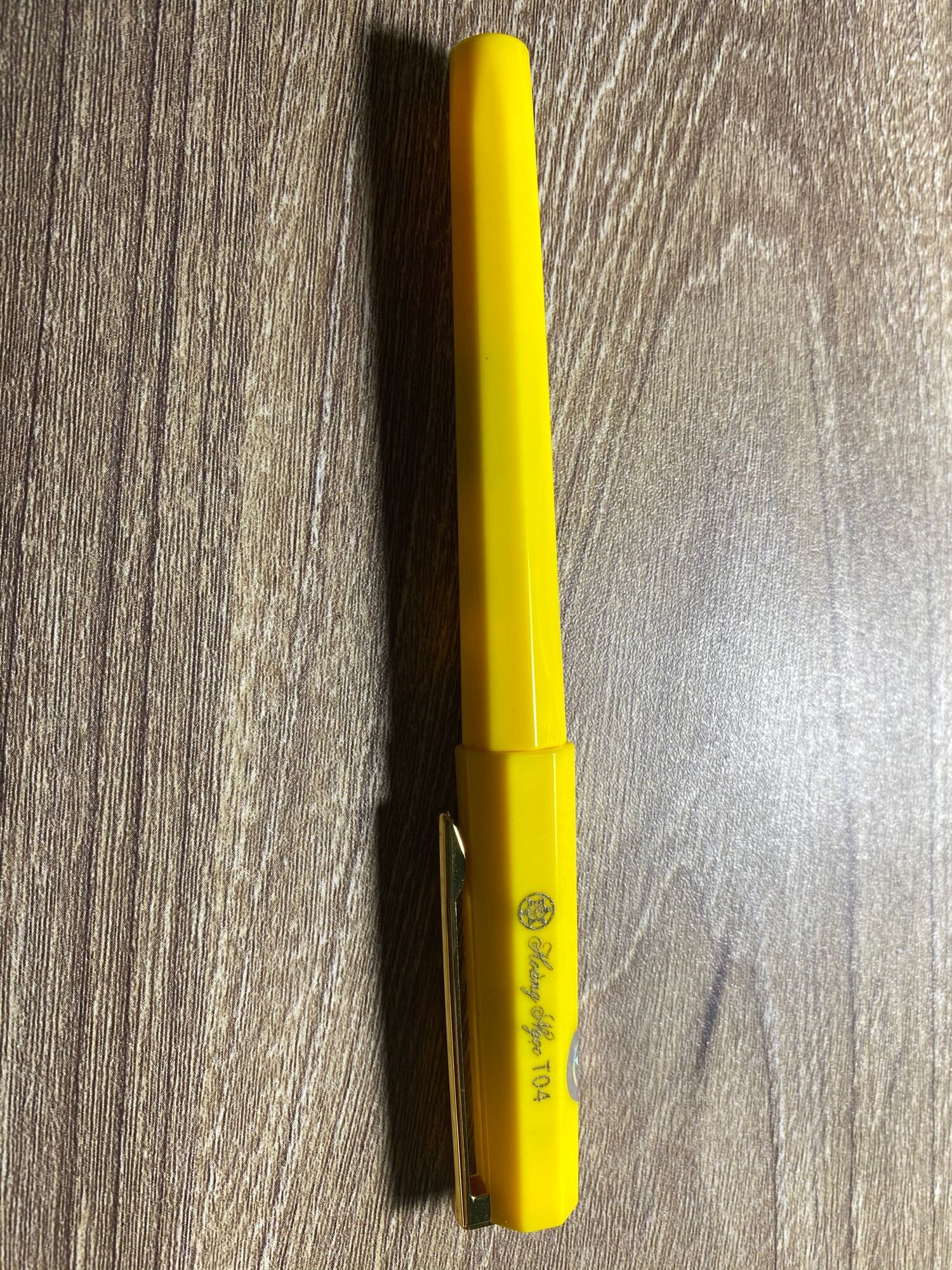 Bút Hoàng Ngọc T04