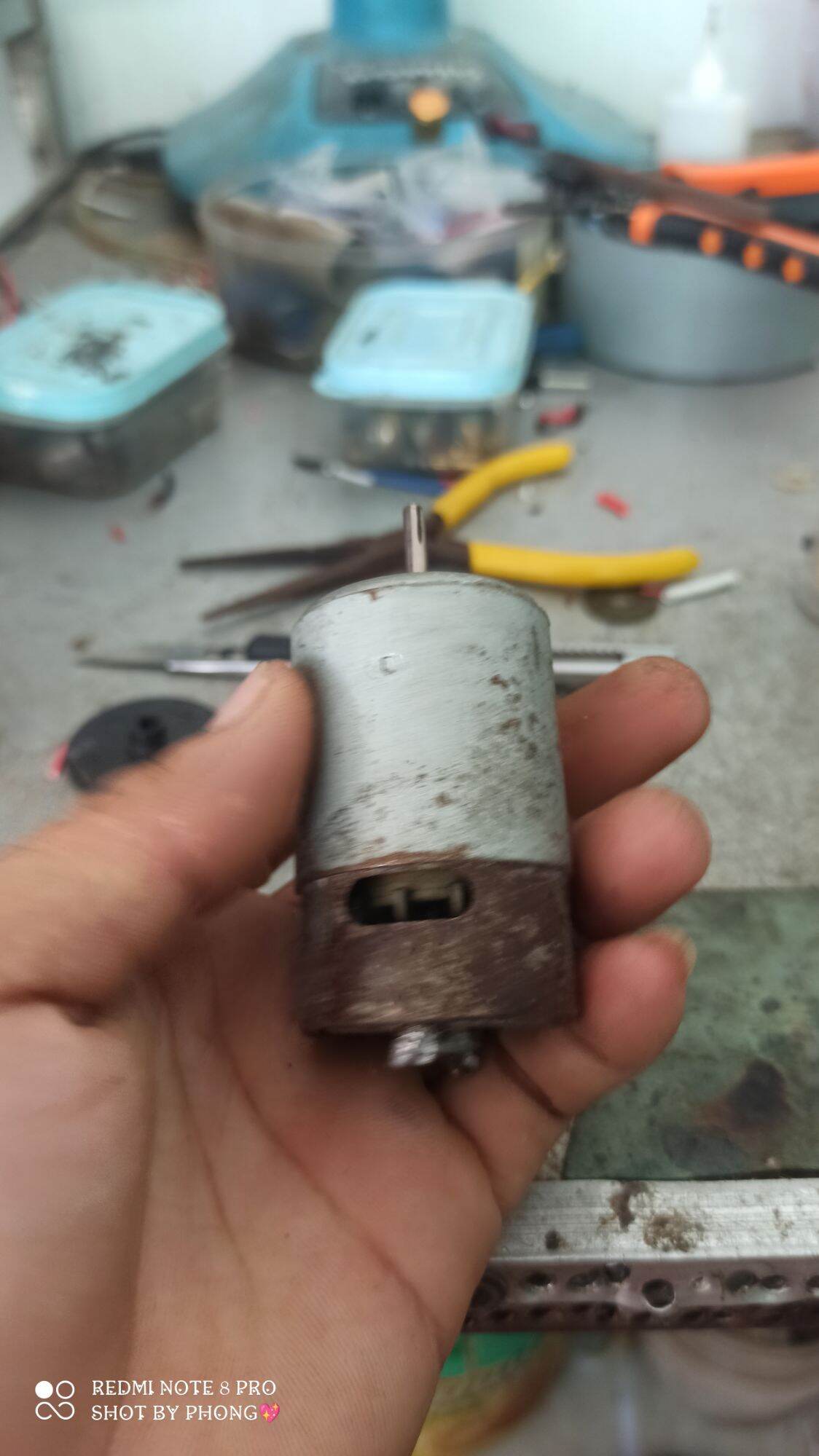 motor tháo máy, điện áp 12v.