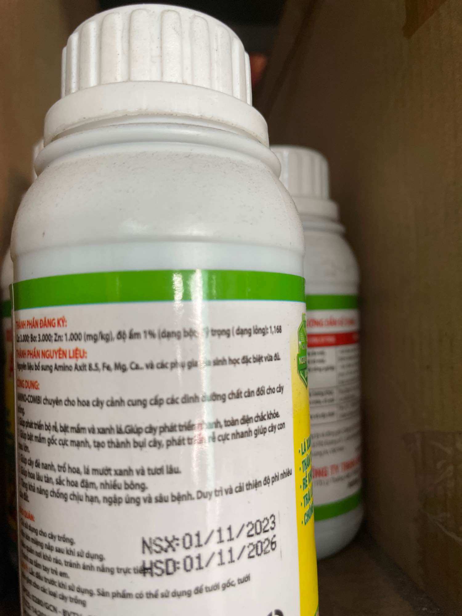 Phân bón vi lượng amino combi dạng chelate lọ 180ml