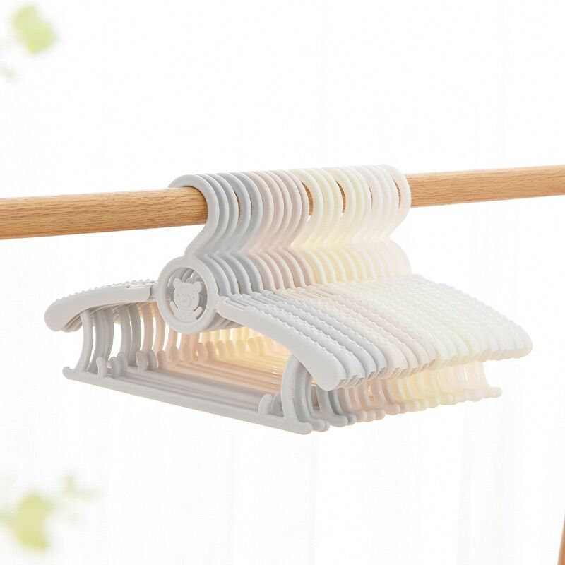 Móc quần áo cho bé hình gấu