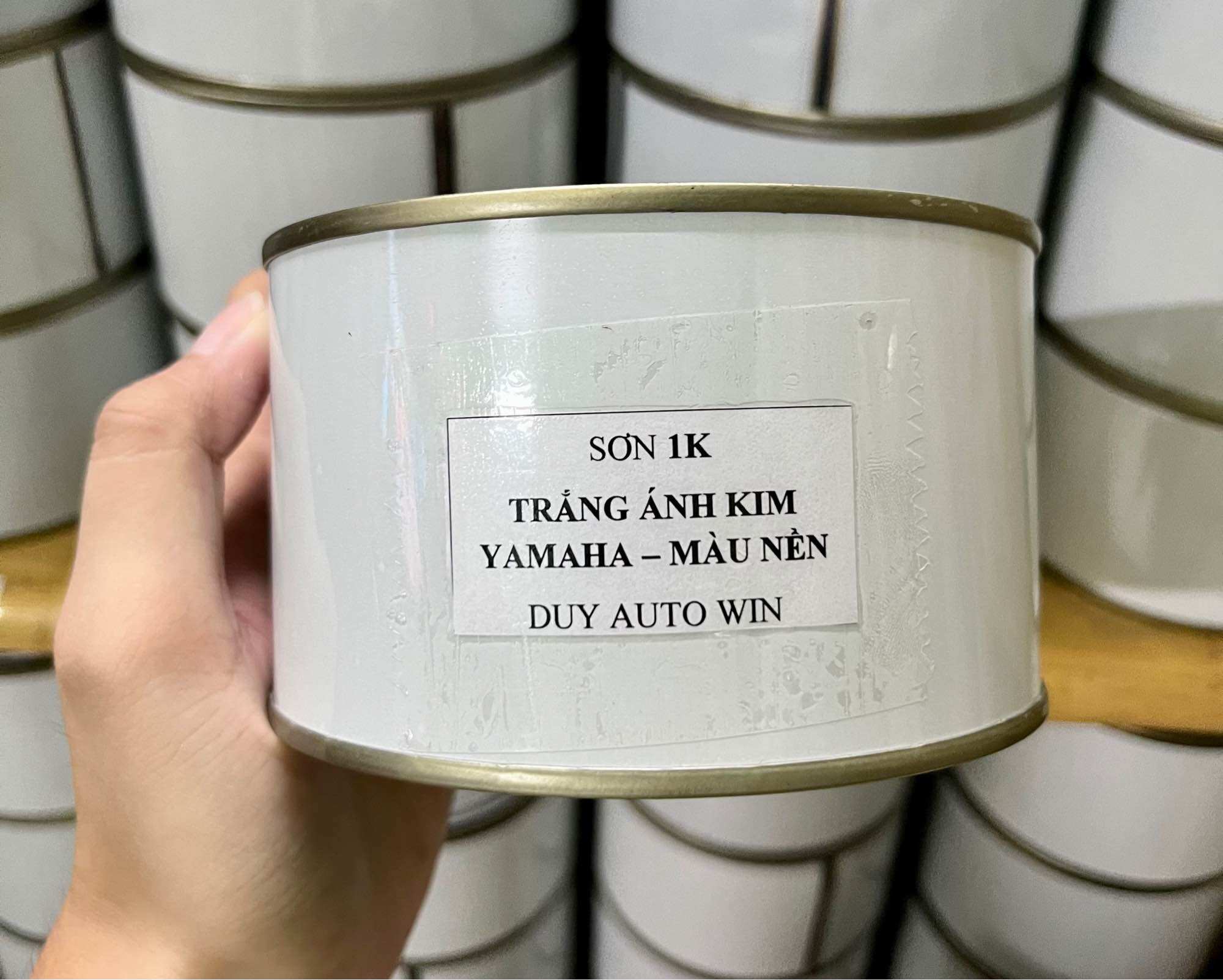 Màu trắng ánh kim yamaha - sơn hệ màu 1k phủ bóng
