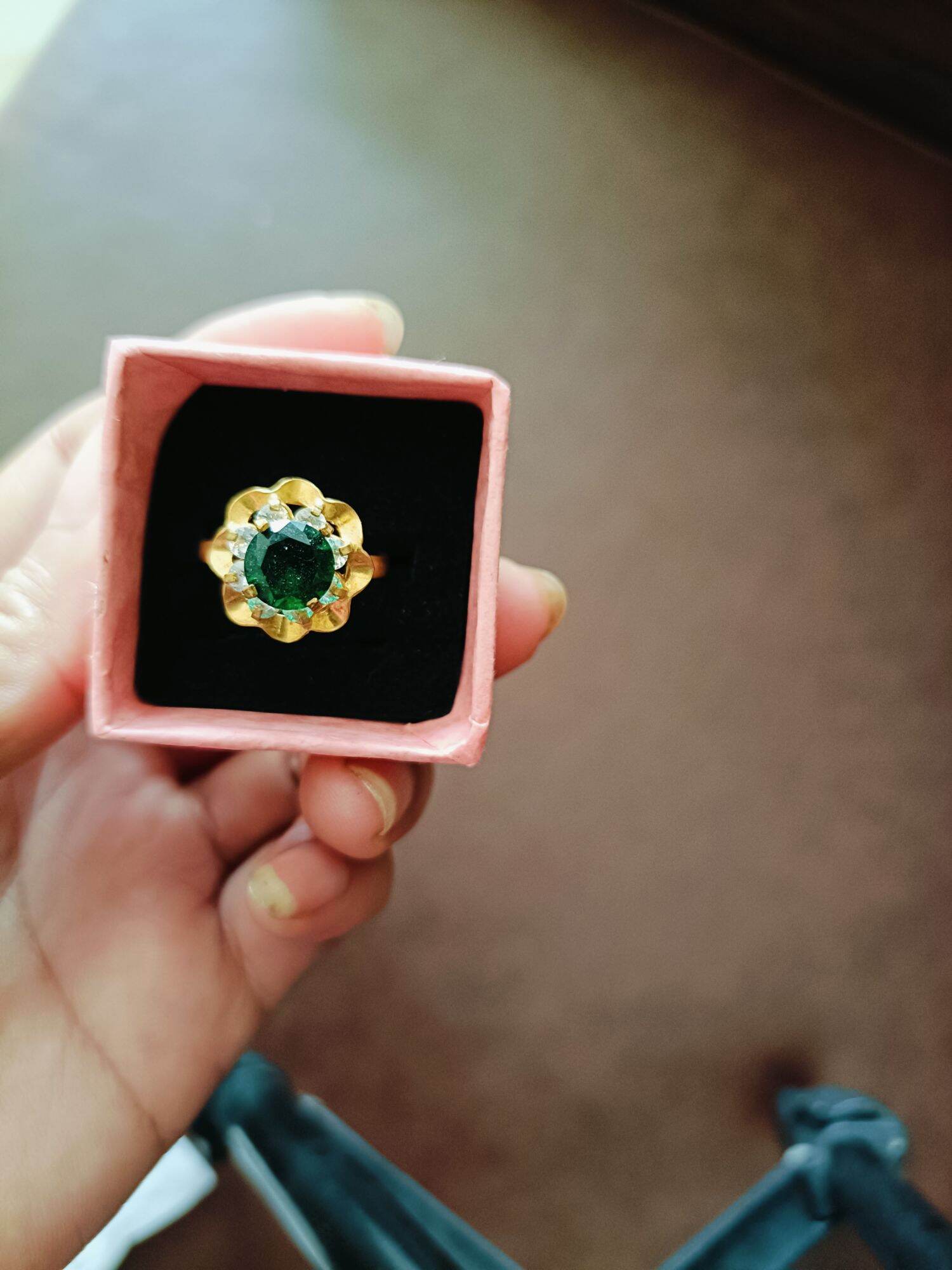 Nhẫn đá vàng non cho nữ