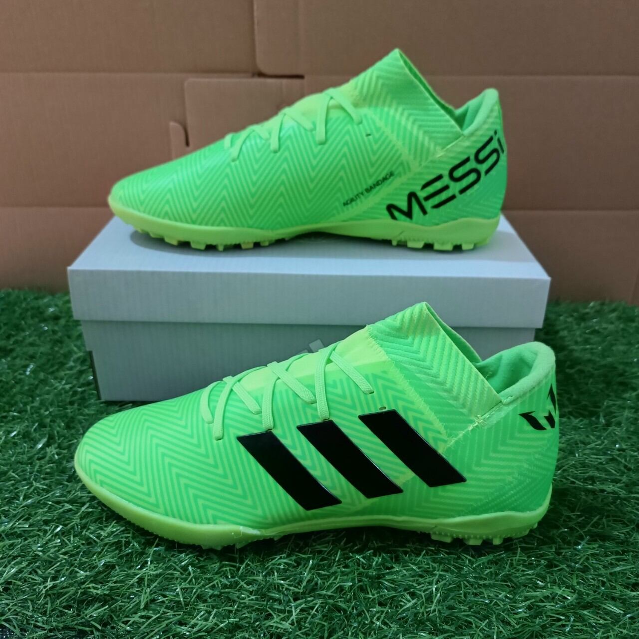 Giày đá bóng Nemeziz Messi 18.3 Xanh Vạch Đen tf