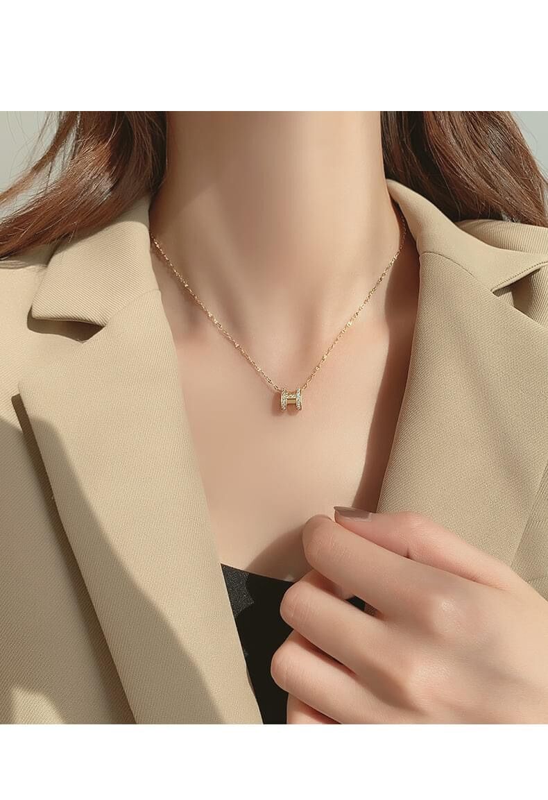 Dây chuyền nữ titan không đen gỉ mặt chữ h đẹp ring house