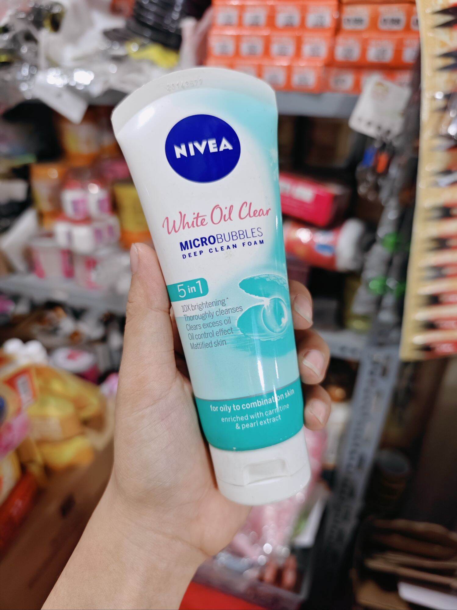 Sữa rửa mặt trắng da sạch nhờn nivea white oil clear 100g