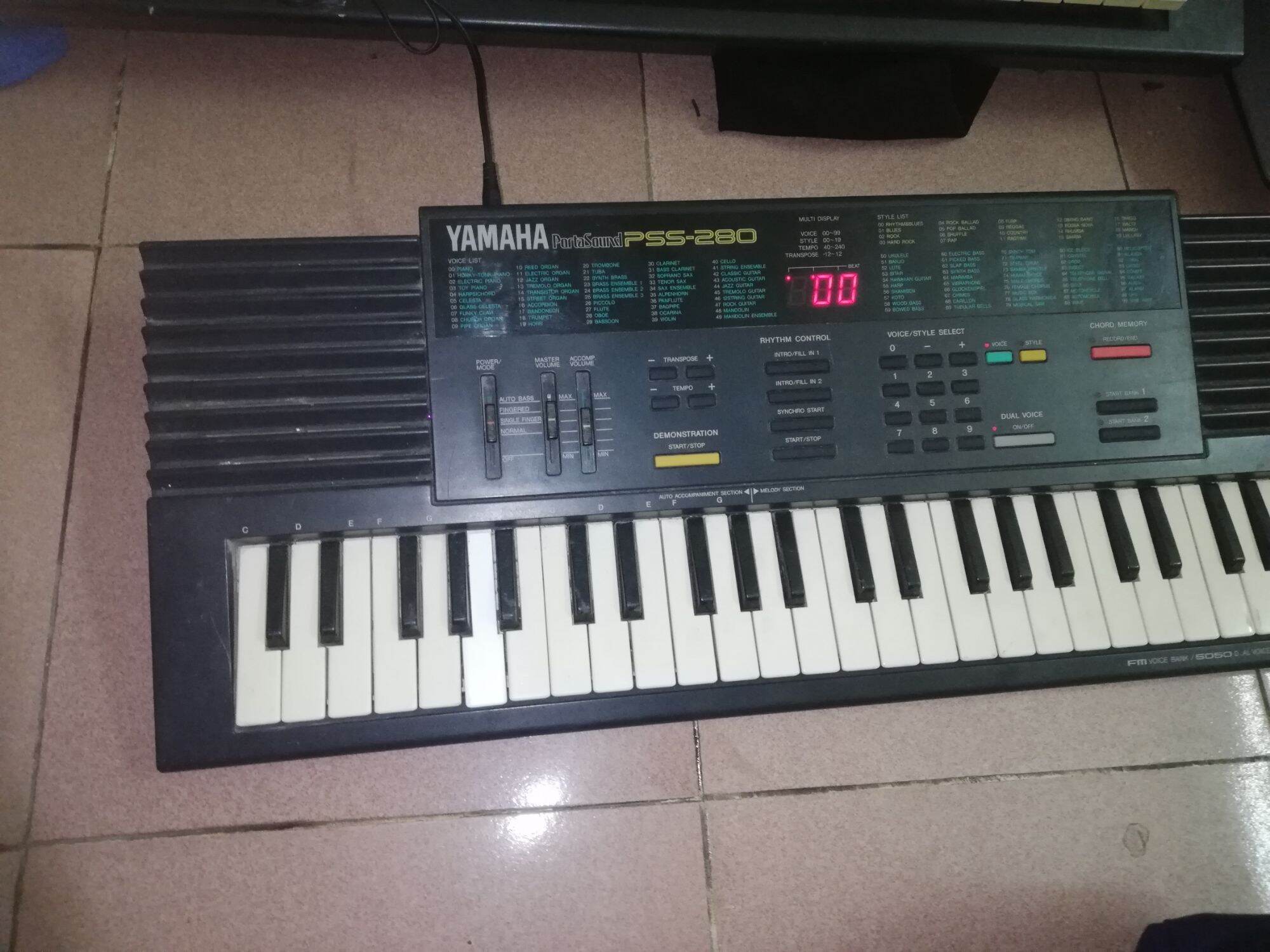 đàn organ Yamaha Pss 280