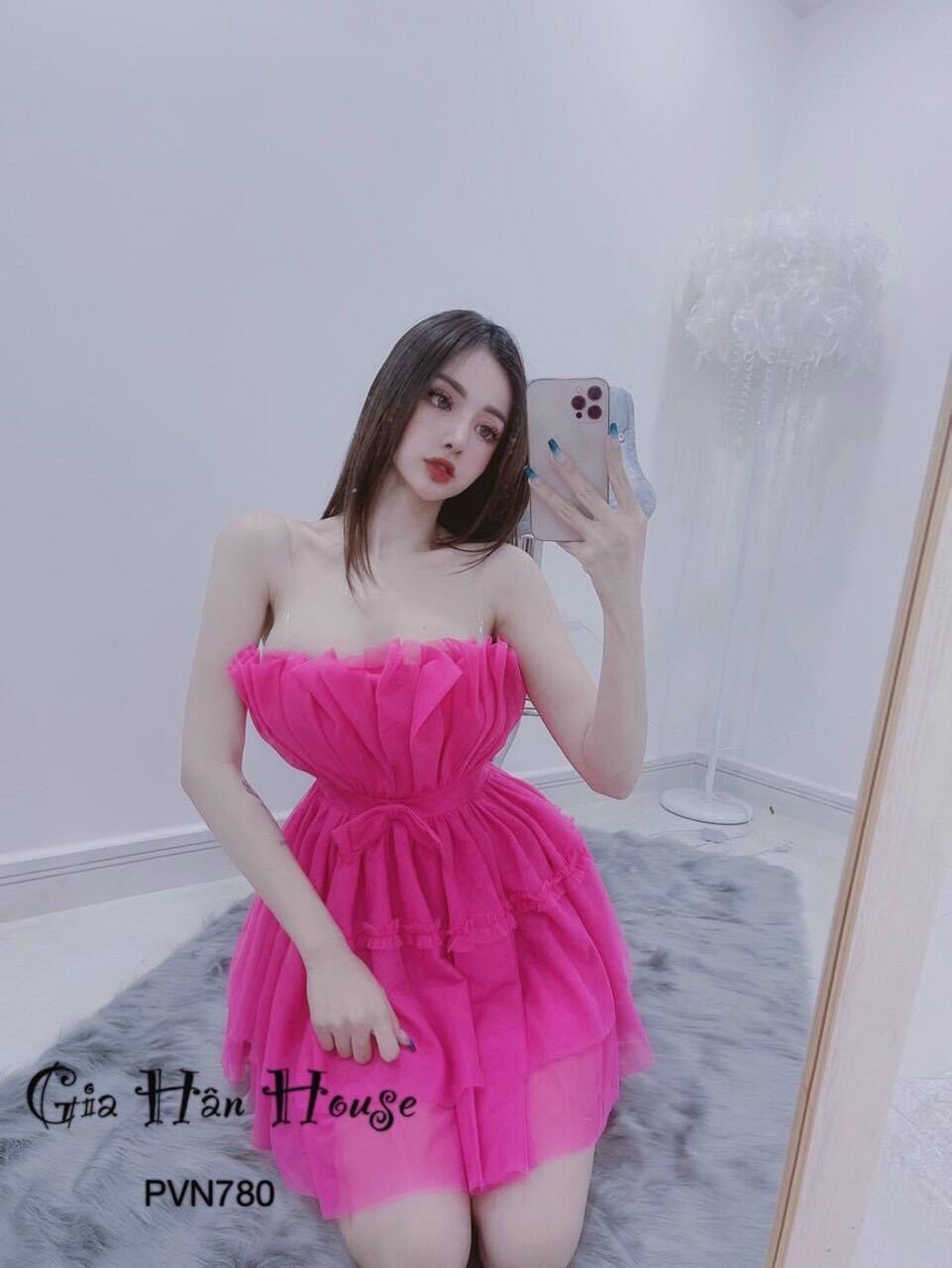 Đầm cúp lưới hồng