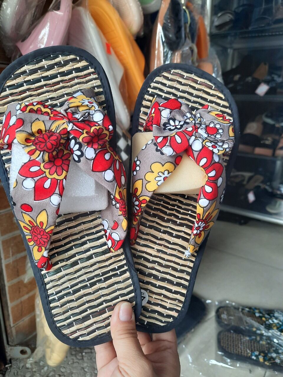 DÉP KẸP CHIẾU QUAI CHÉO NƠ