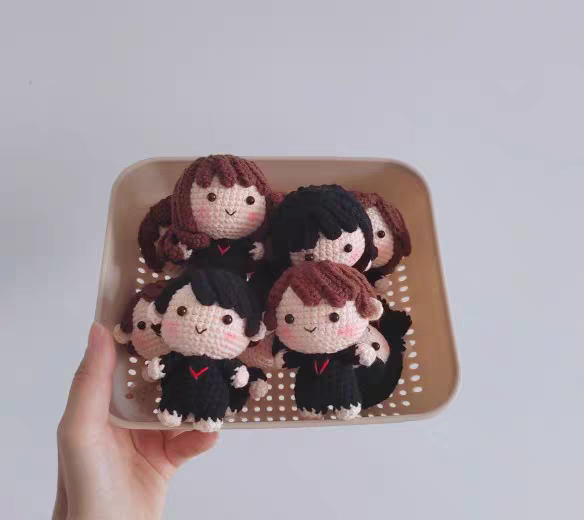 Cành - Móc khóa Bé tốt nghiệp 👨‍🎓 bằng len chipi