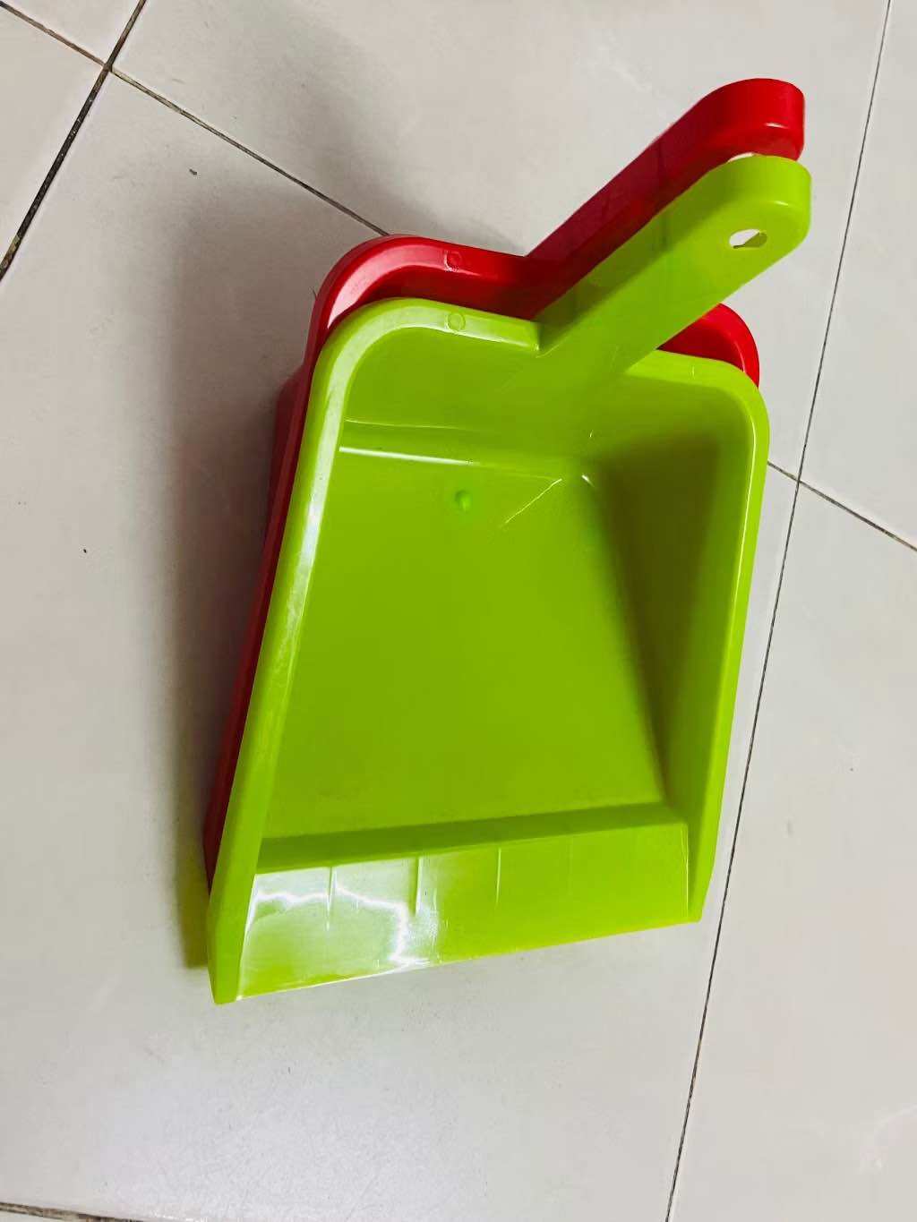 Chổi Ky Hốt Rác Nhựa Cán Ngắn 25X25X14CM - Màu Sắc Ngẫu Nhiên