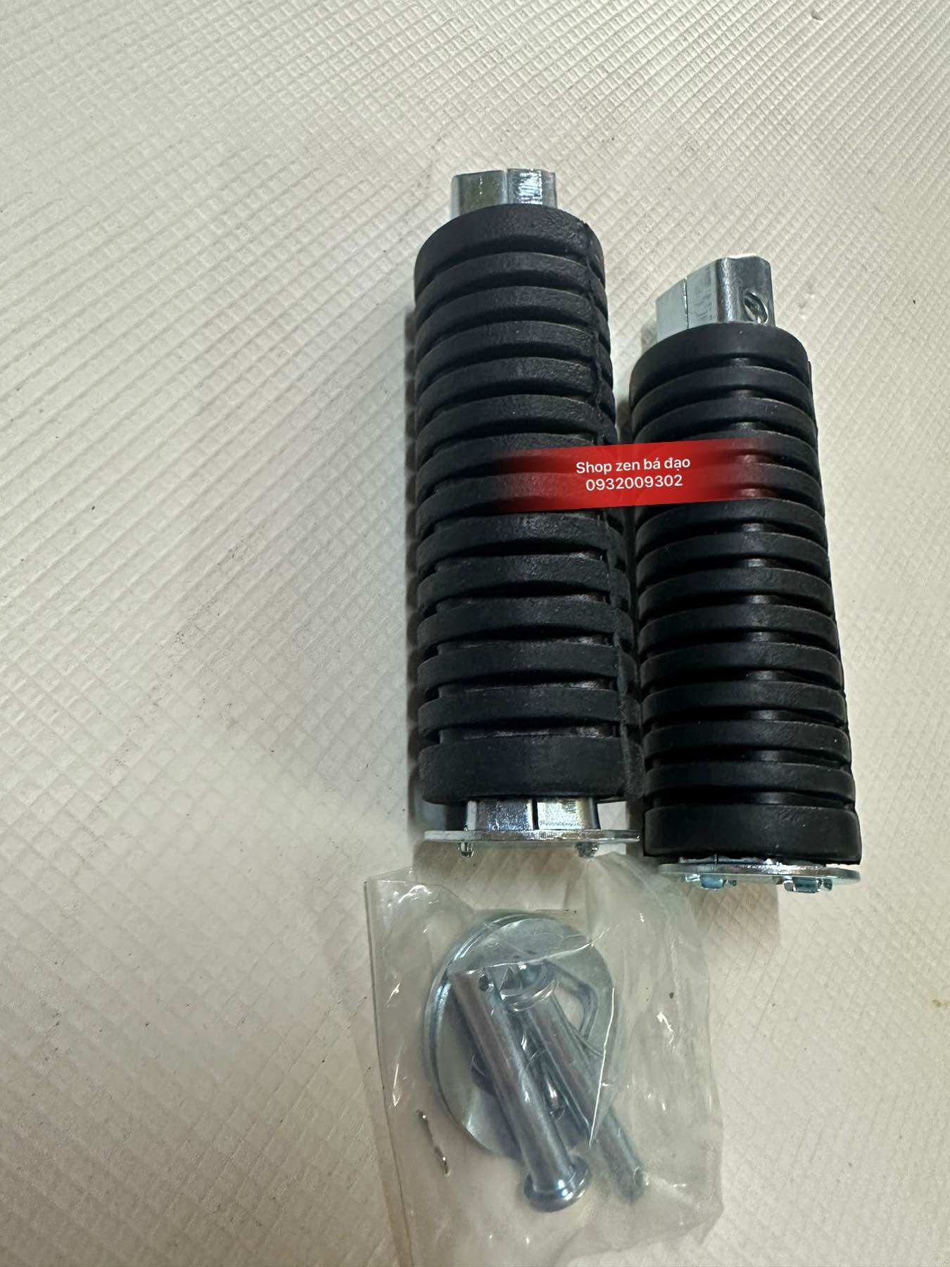 Cao su gác chân trước/ sau Win (1 cặp)