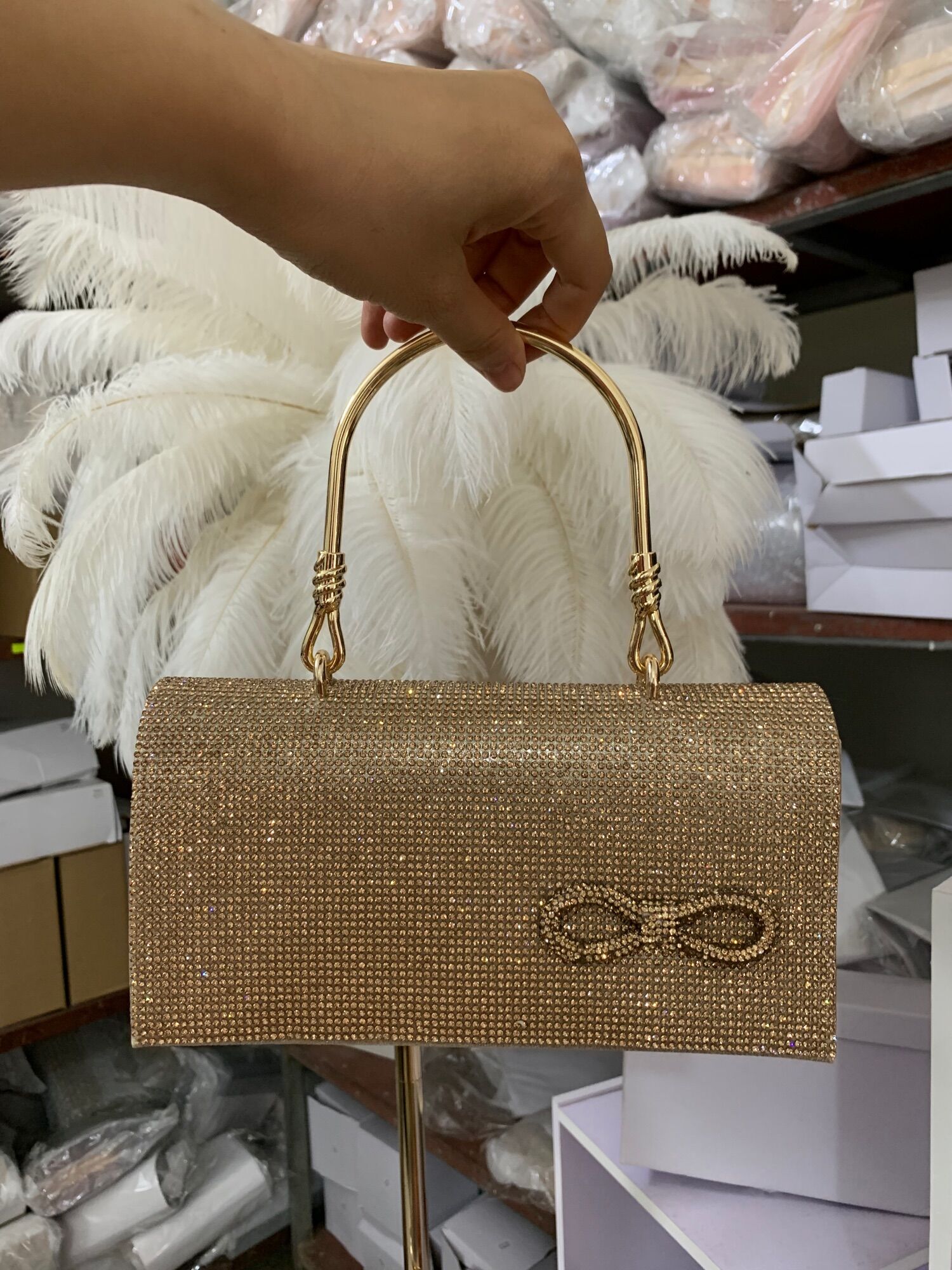 Clutch- ví cầm tay lụa đính đá cao cấp, trẻ trung