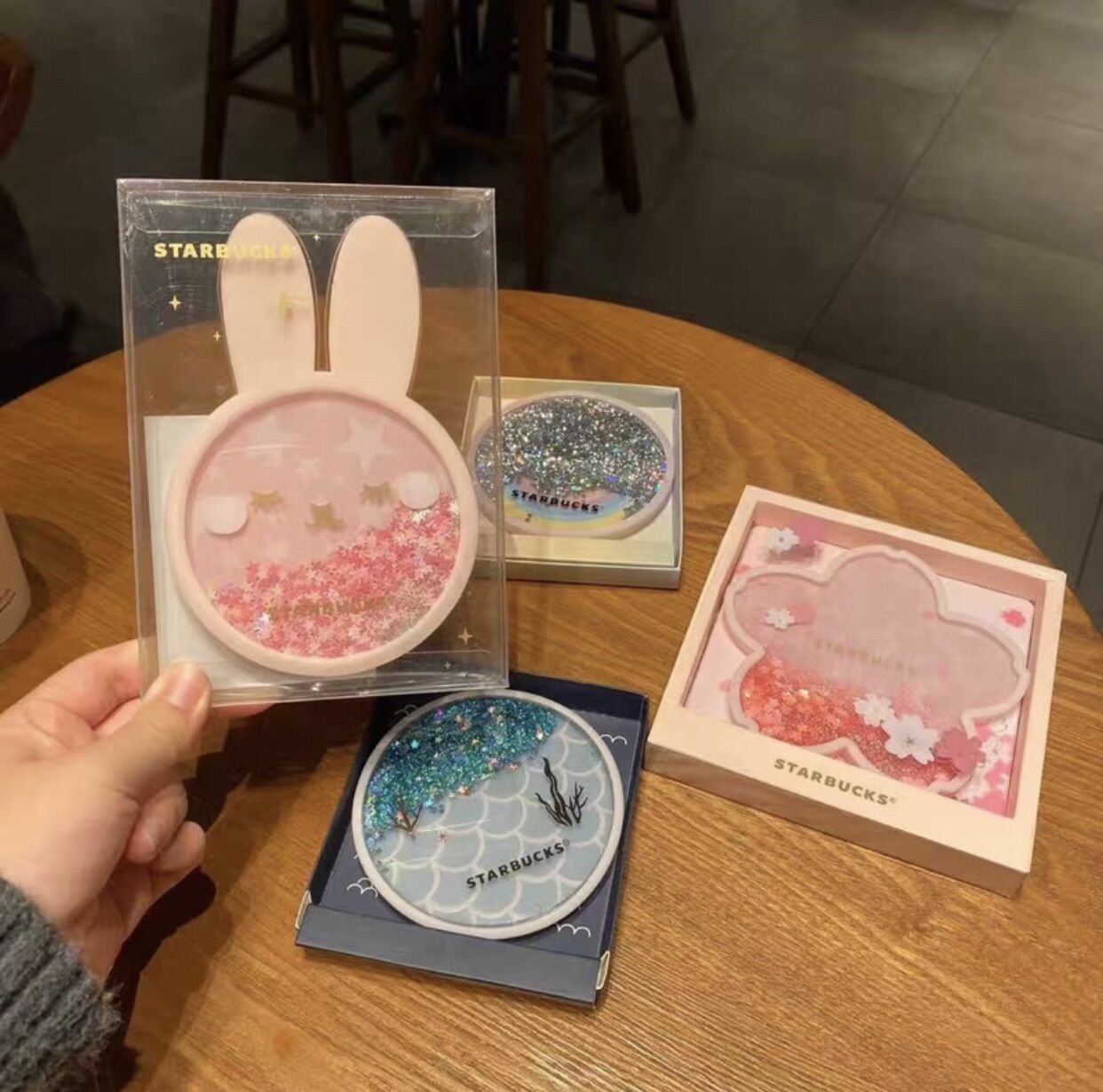 Đế lót ly Starbucks nhiều mẫu