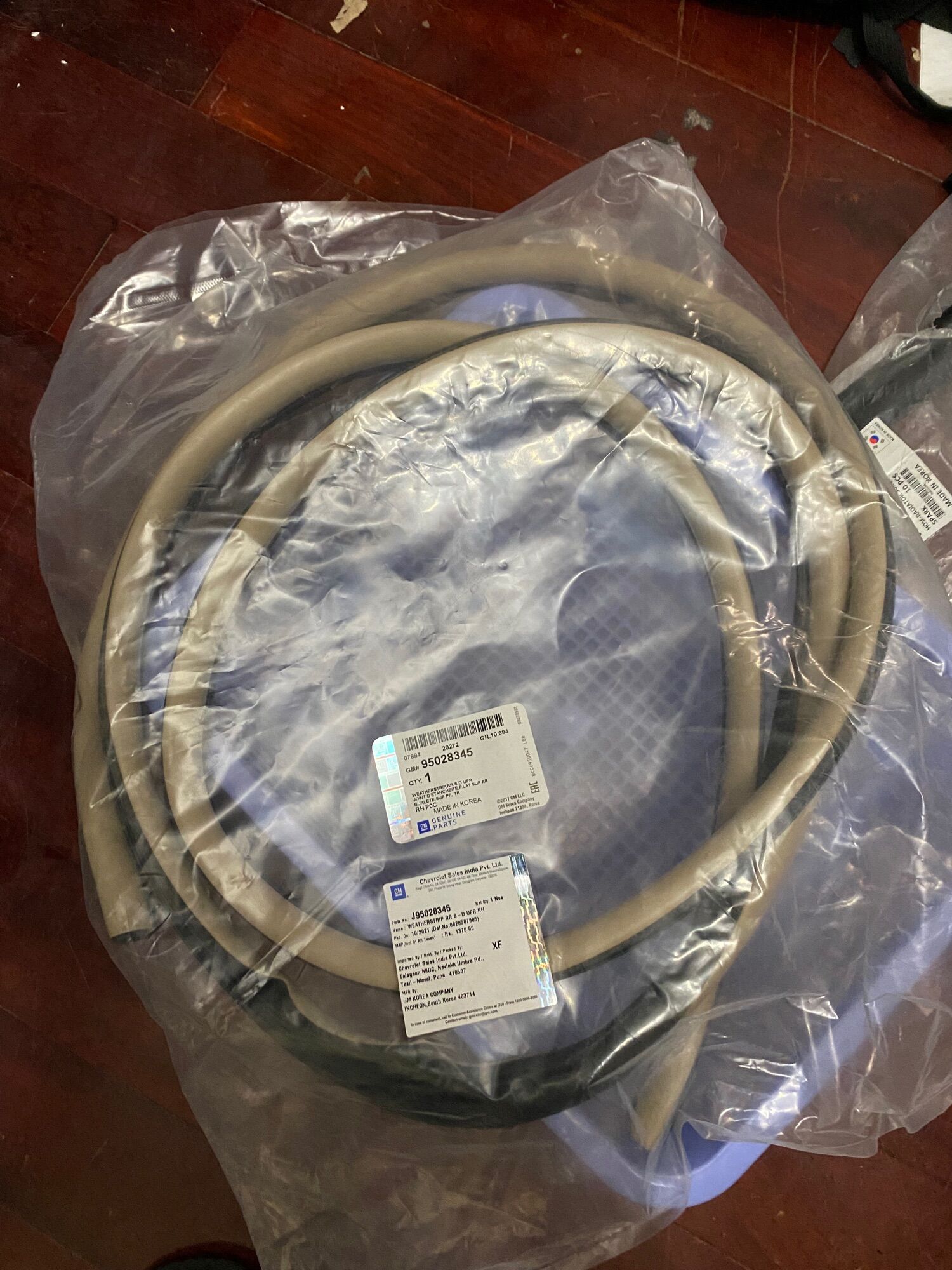 Gioăng khung cửa(Gioăng thân xe) Captival xịn Gm:95028345