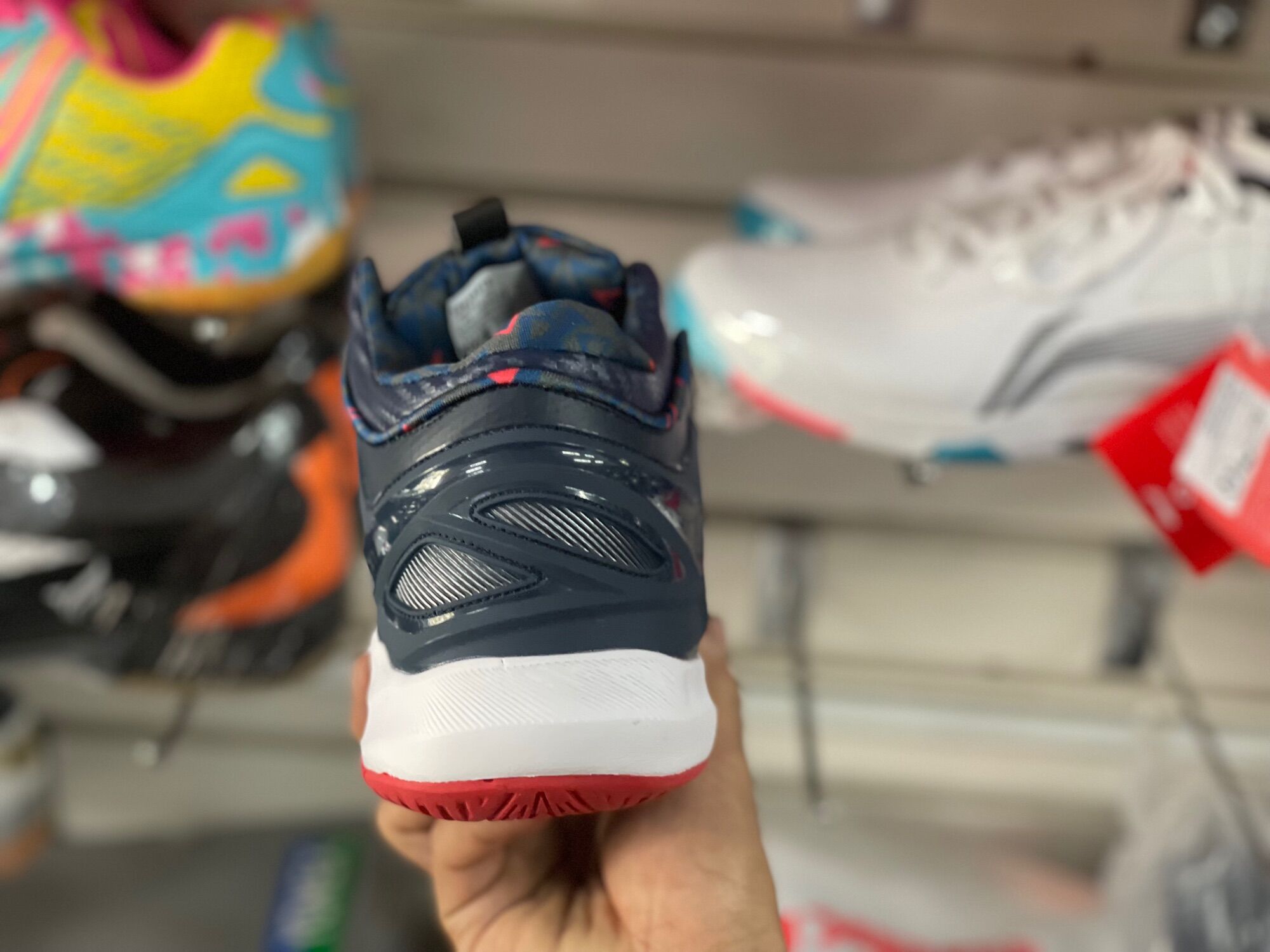 Giày thế thao Asics bóng chuyền cao cấp