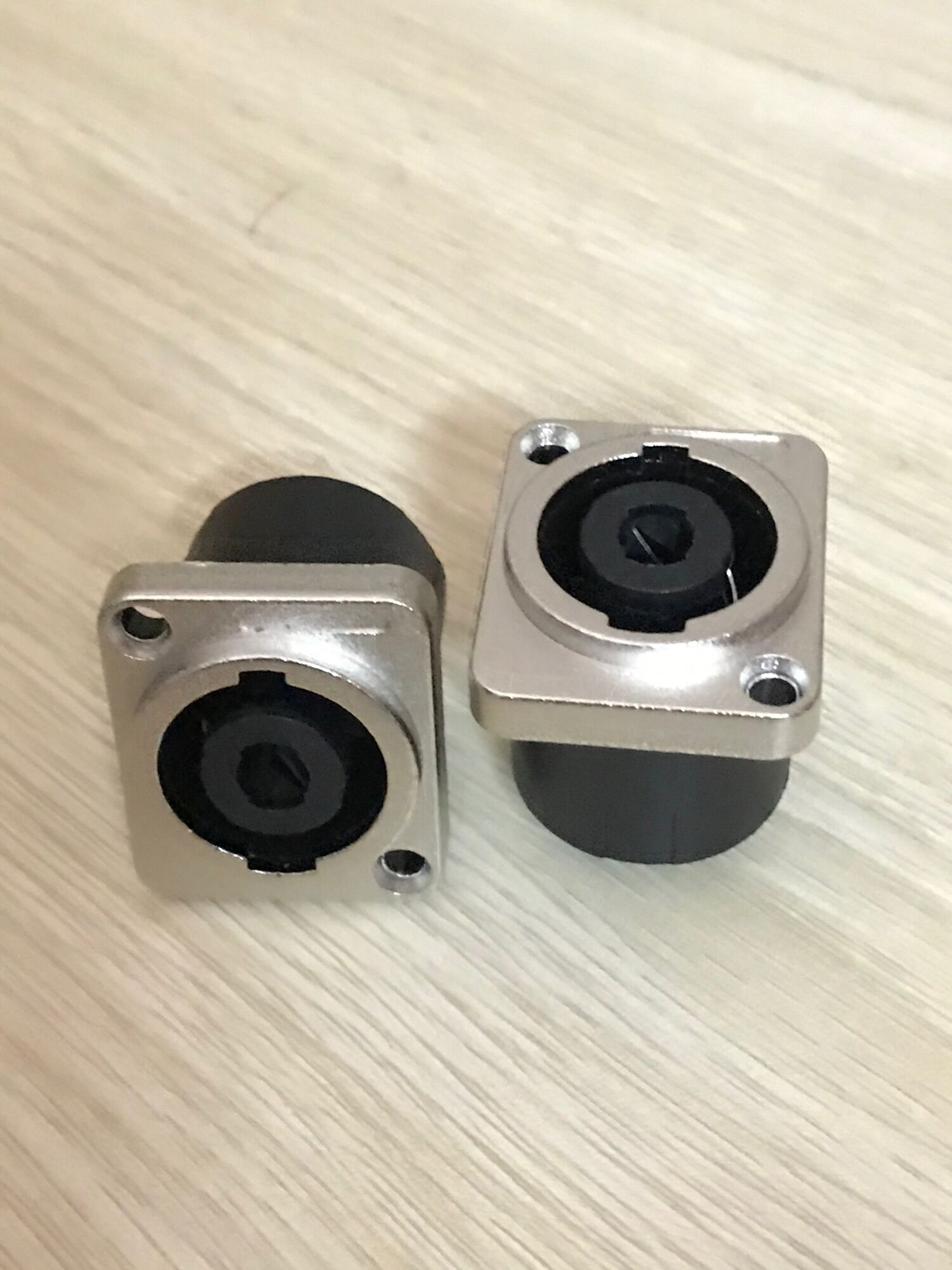 Ổ cái loa sân khấu inox