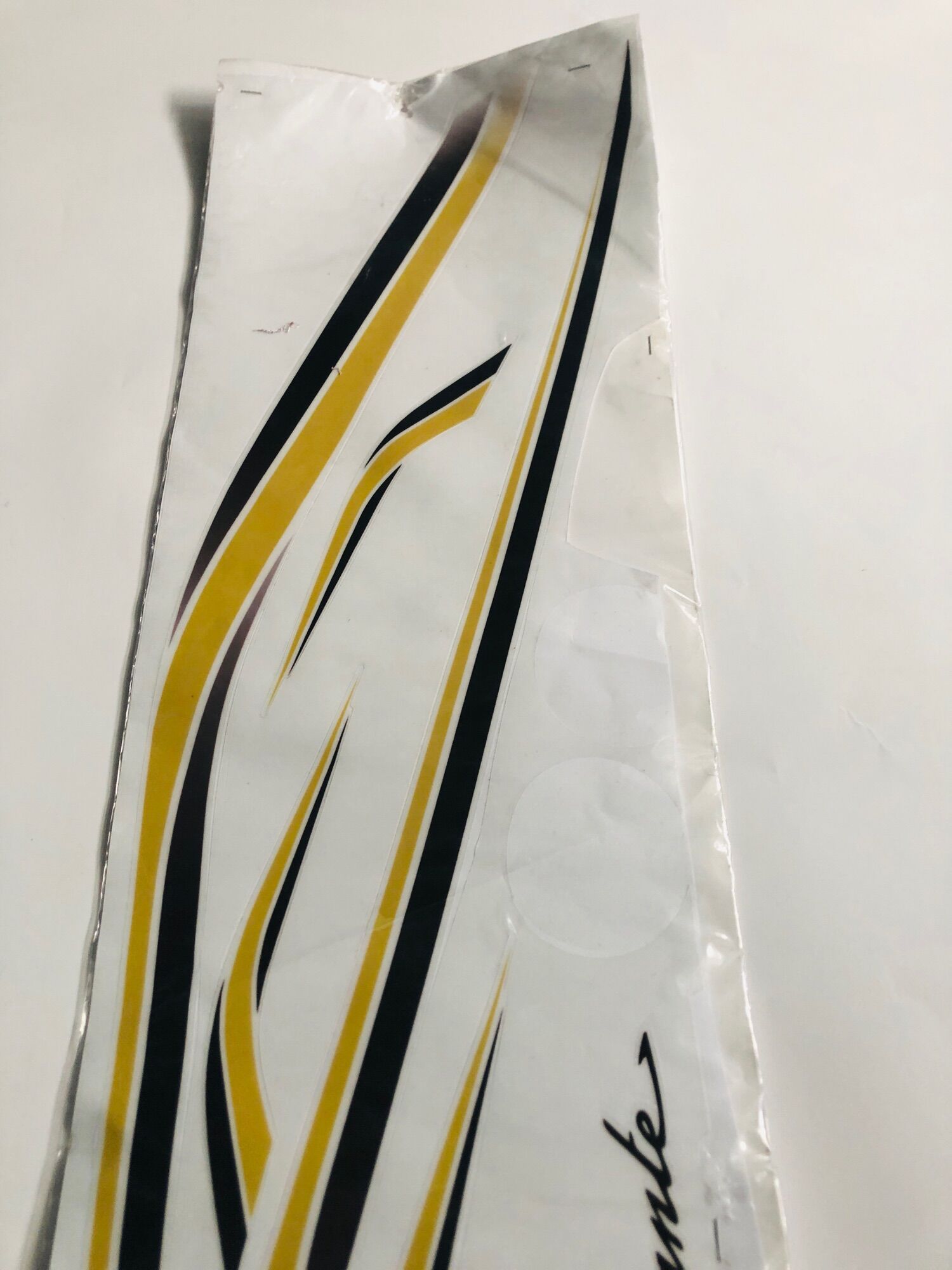 TEM CHỈ SH LỚN VÀNG ĐEN DECAL IN