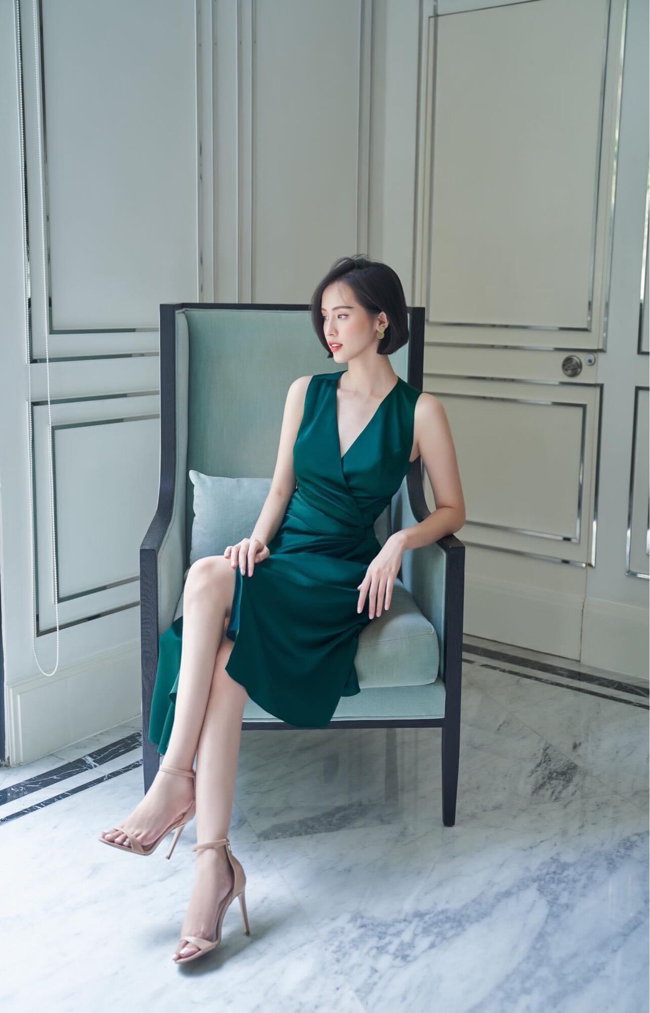 Đầm lụa cao cấp xếp ly eo cột dây che bụng màu xanh/hồng (ELYSIA)