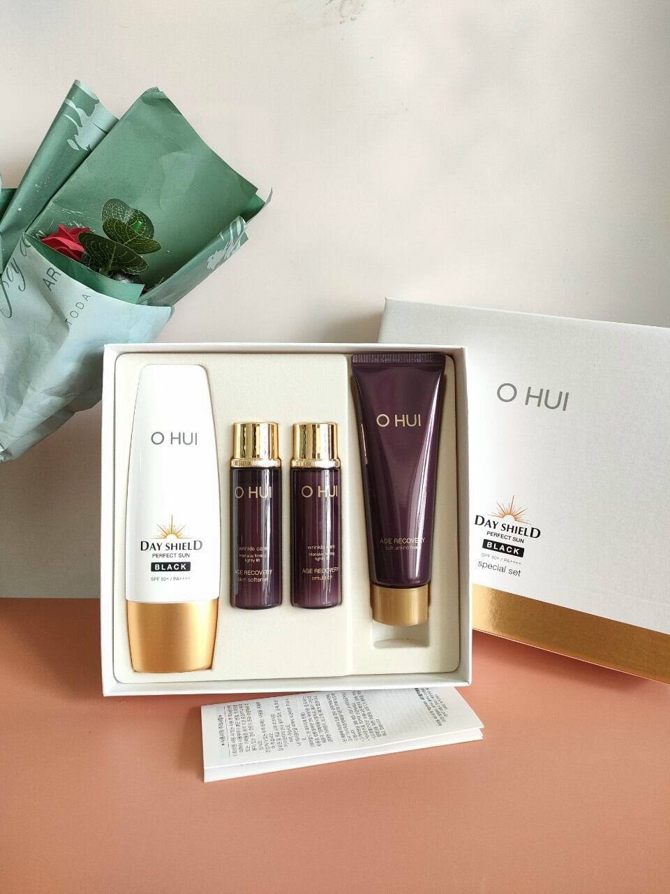 Set chống nắng Ohui black tuýp 50ml