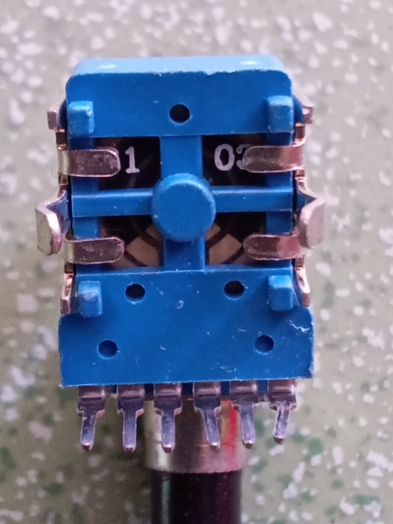 1 CHIẾC VOLUME MIXER 6 CHÂN 10K