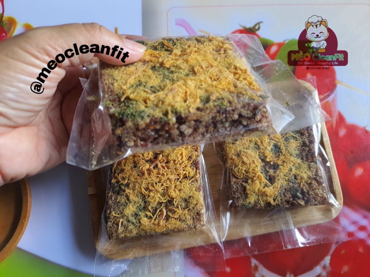Cơm cháy gạo lứt chà bông Cơm cháy gạo lứt chà bông miếng nhỏ kit bọc từng miếng