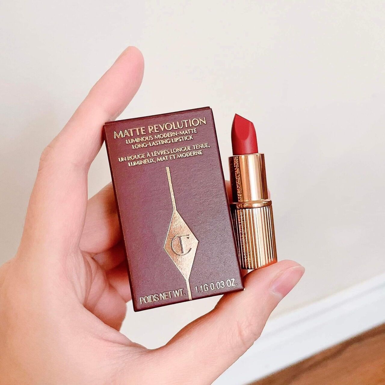 Son mini charlotte tilbury 1,1gram fullbox màu walk of no shame đỏ đất