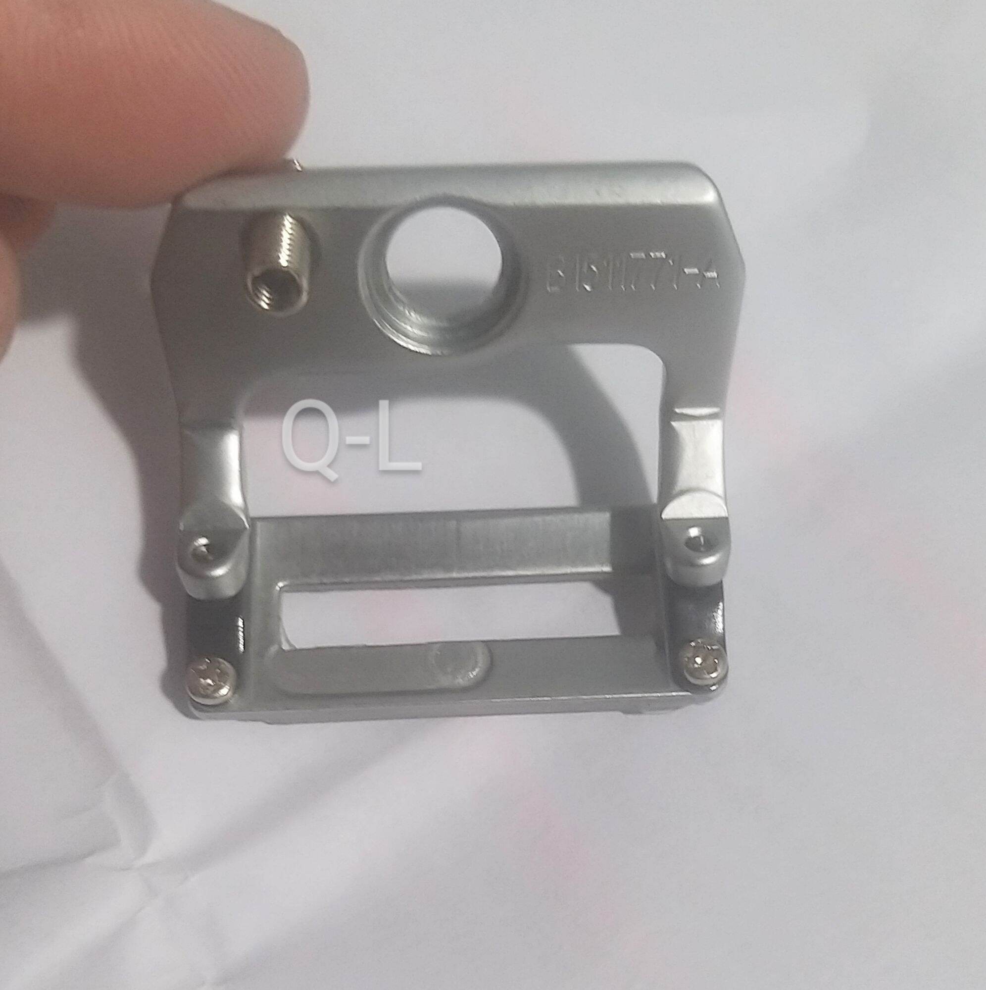 Chân Vịt Thùa Khuy Bằng LBH-771