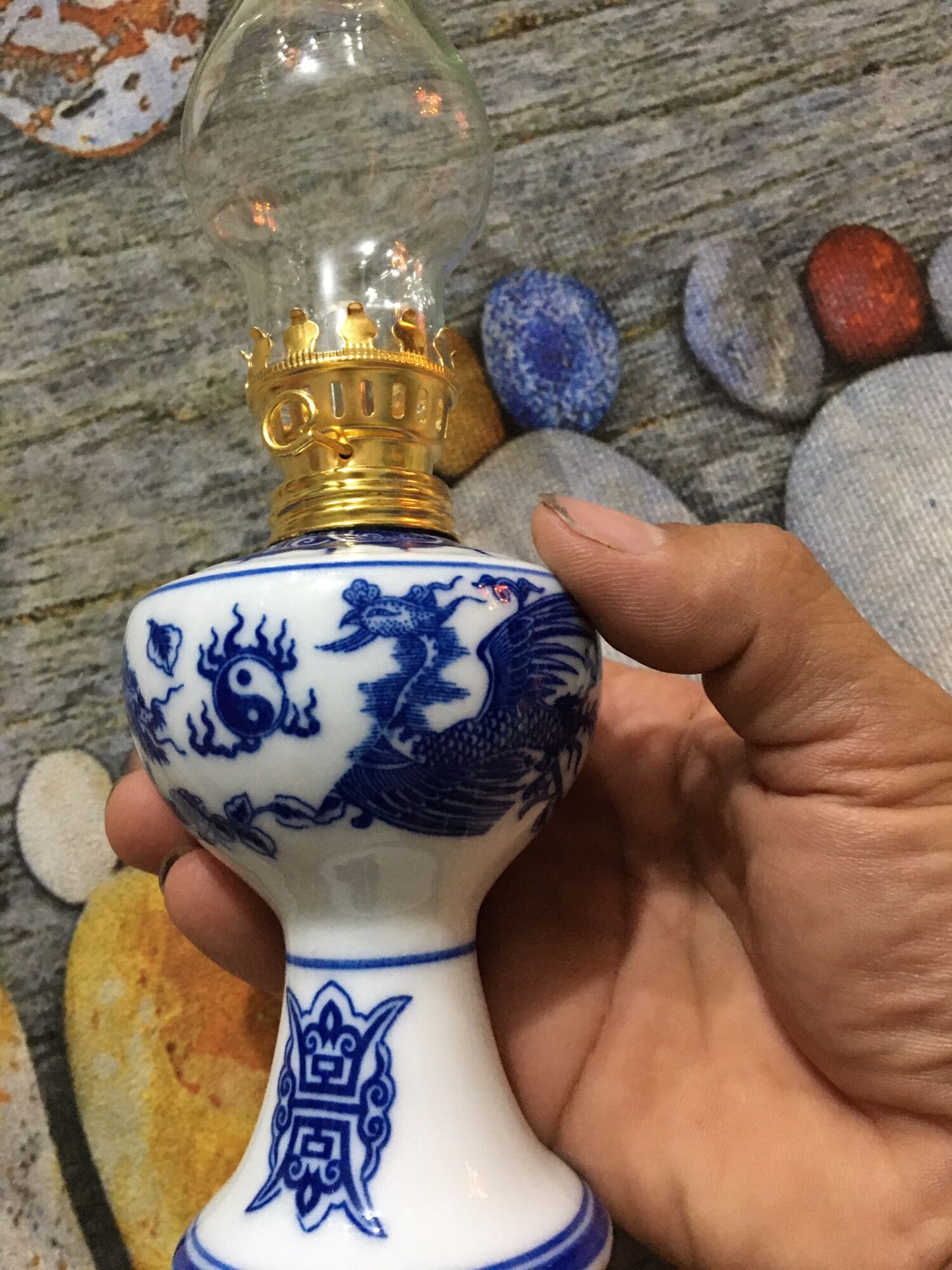 Đèn dầu thờ men lam gốm Bát Tràng dùng dầu