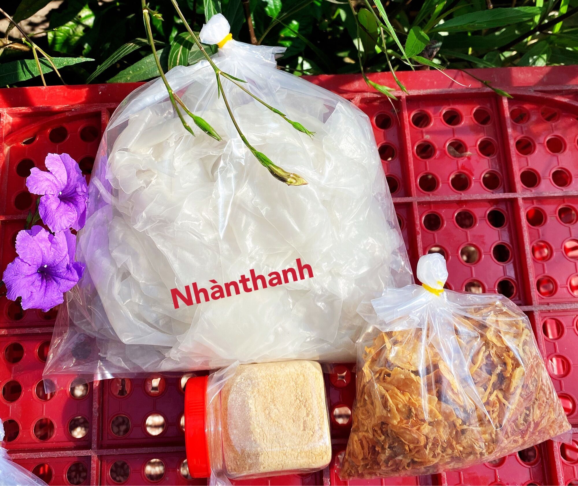 0.5kg bánh tráng rìa phơi sương dẻo +100g muối nhuyễn +100g hành tím phi