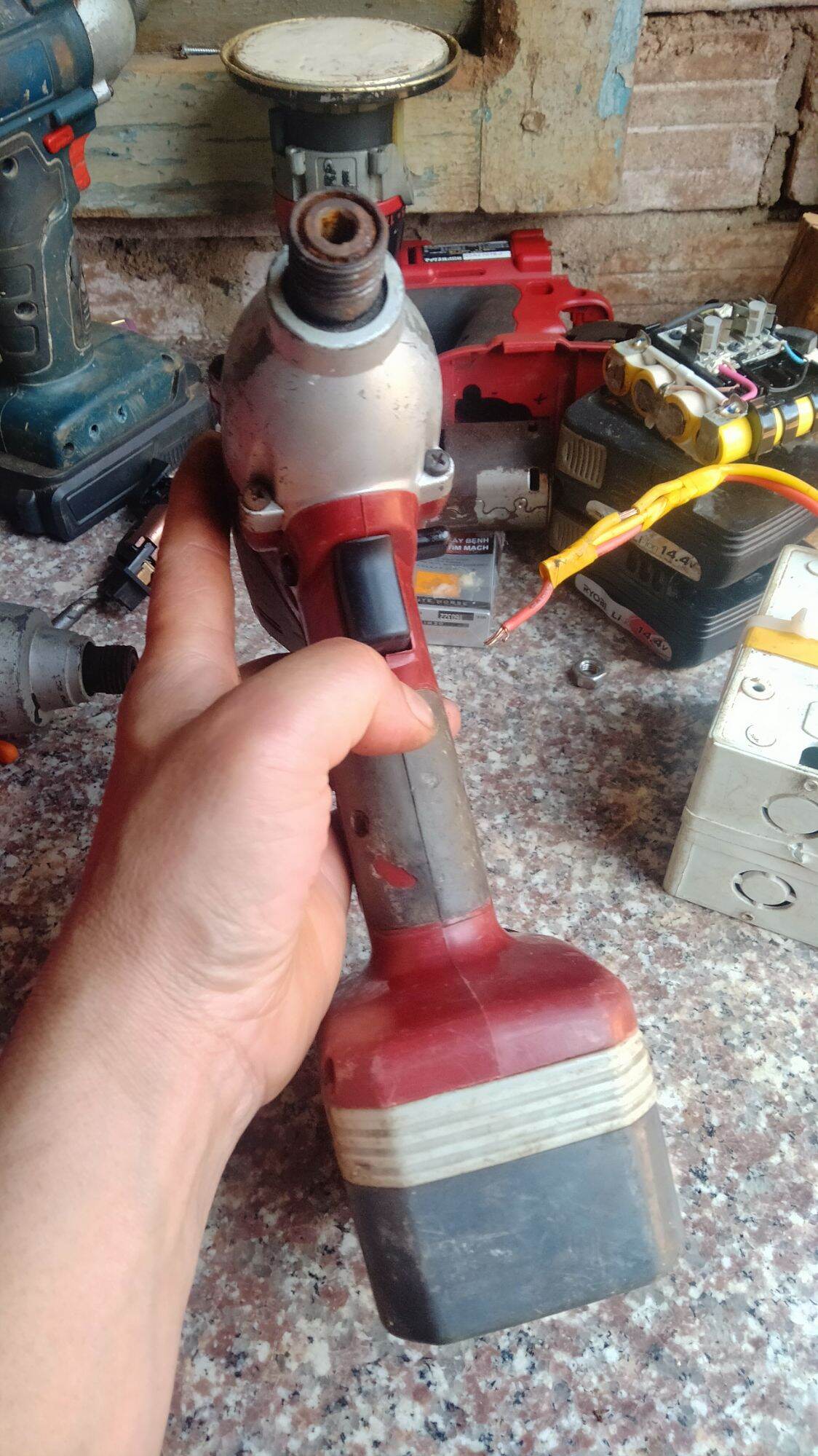 bắn víc ryobi 12v