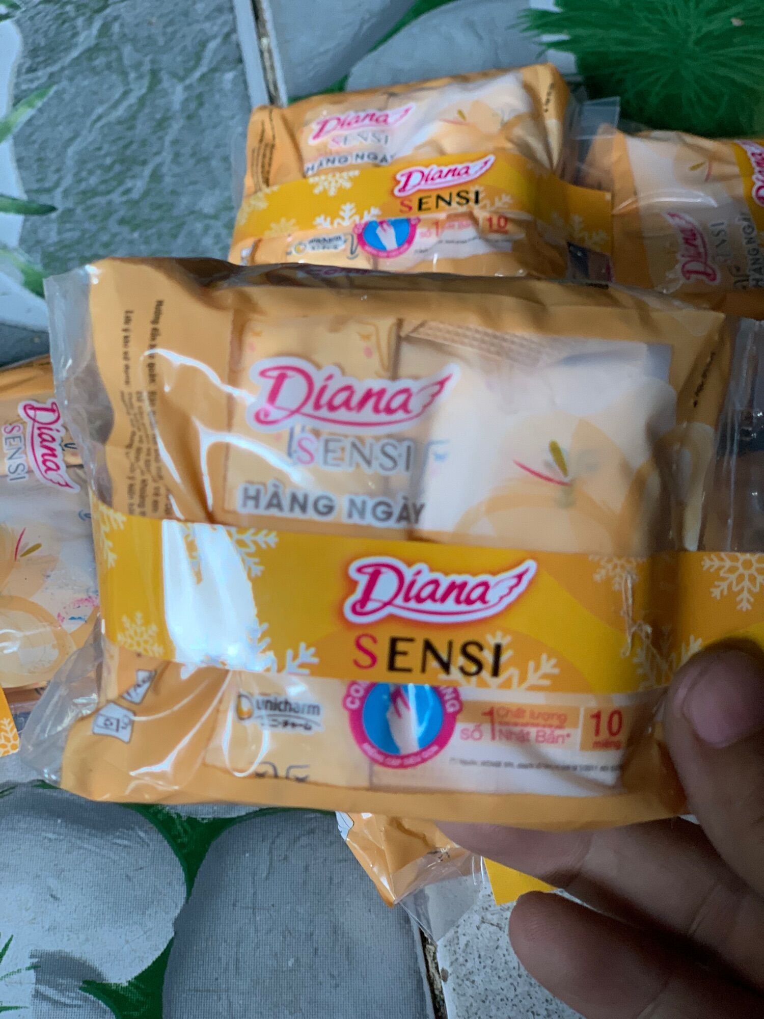 Combo 10 gói hàng ngày diana 10 miếng/1 gói tổng 100 miếng