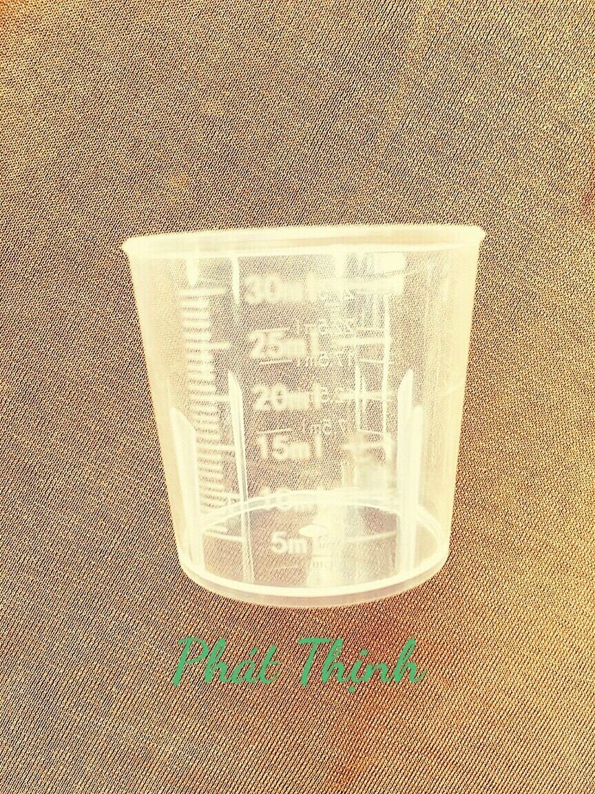 Cốc chia vạch 30ml dùng để đo lường nước, phân bón