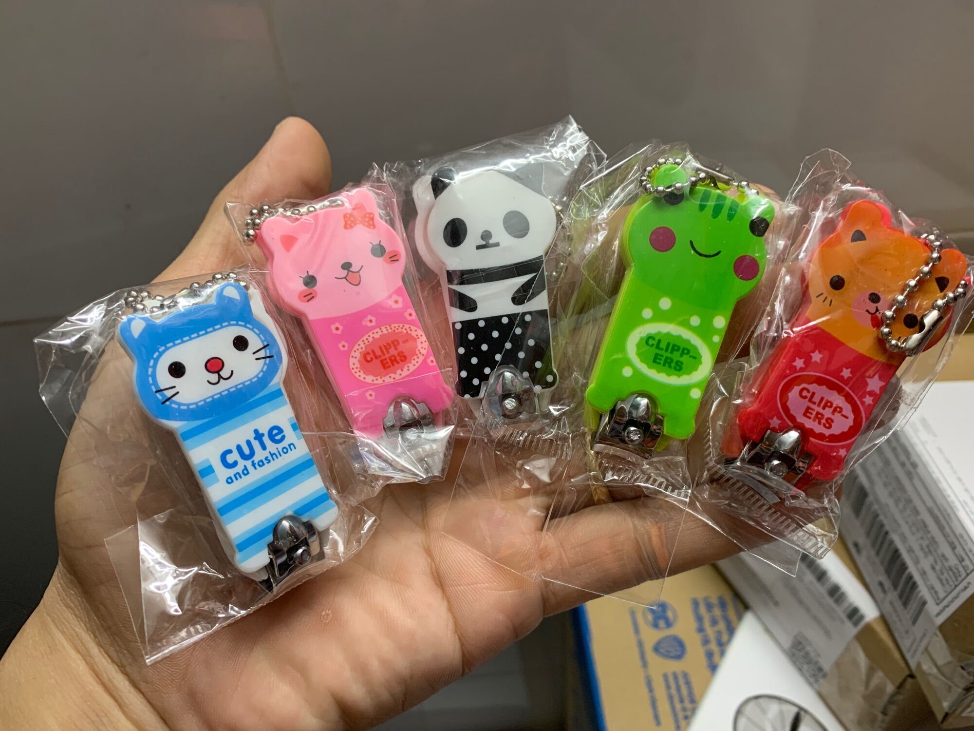 Bấm móng tay cho bé hình thú dễ thương kute