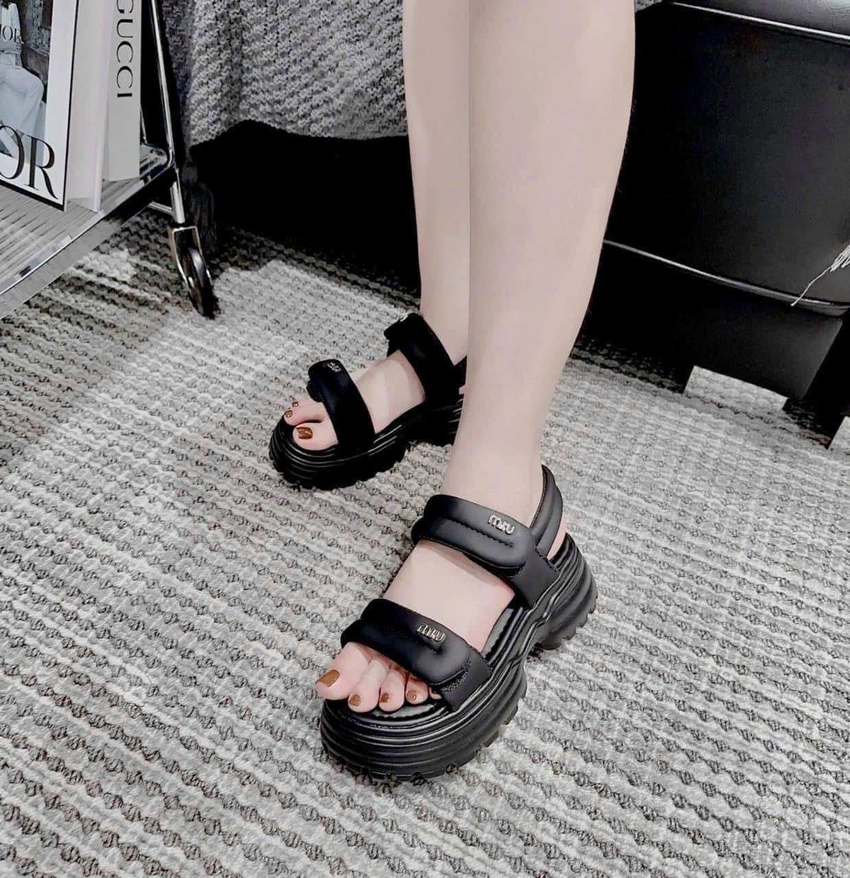 Giày sandal miu quai phồng