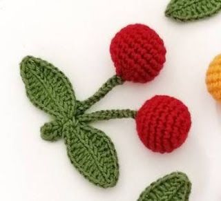 Móc khoá trái cherry bằng len handmade