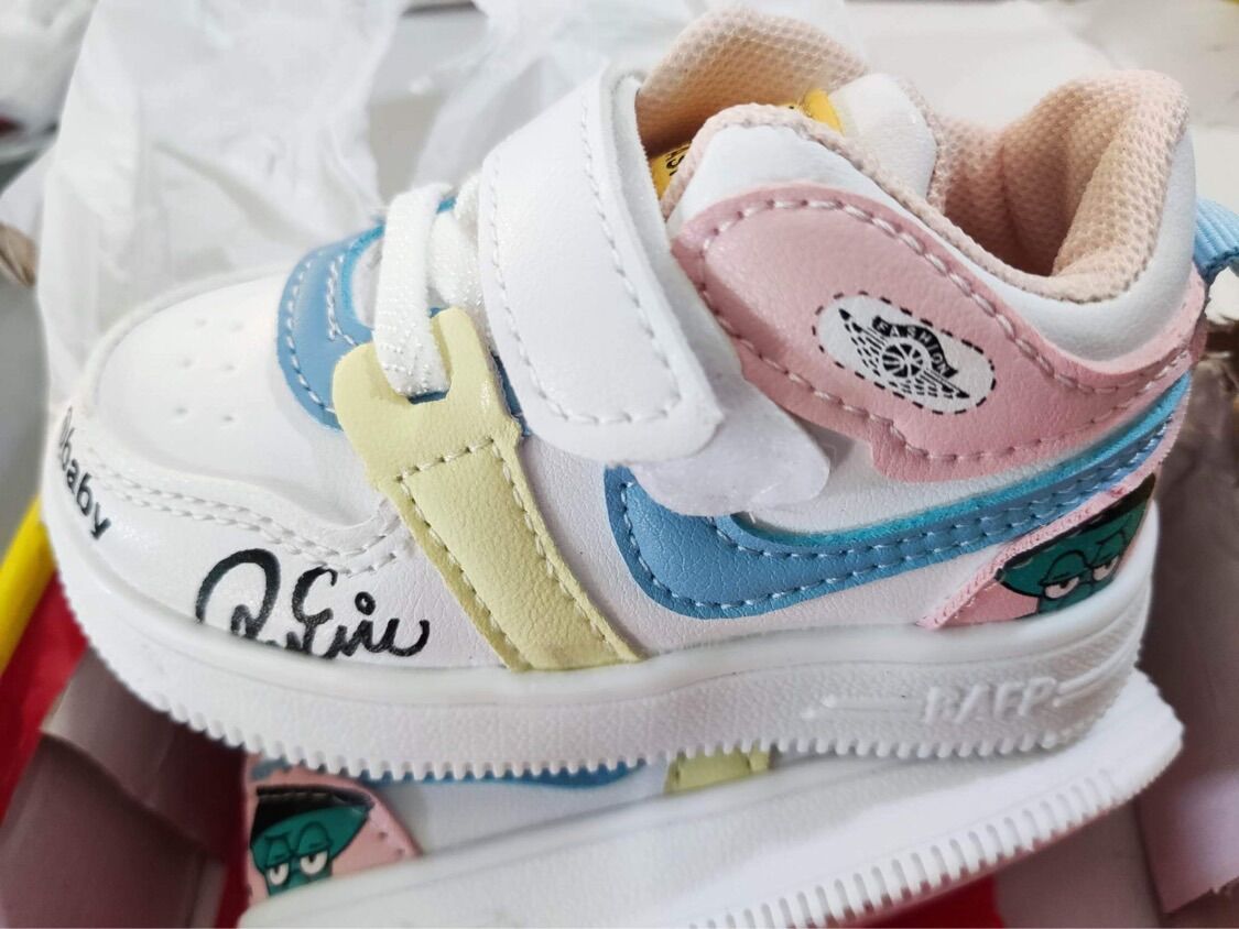 Giầy cho bé size 18