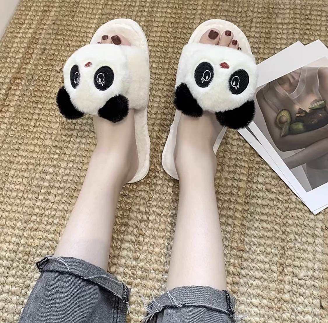 Dép lông mang trong nhà hoạ tiết gấu trúc