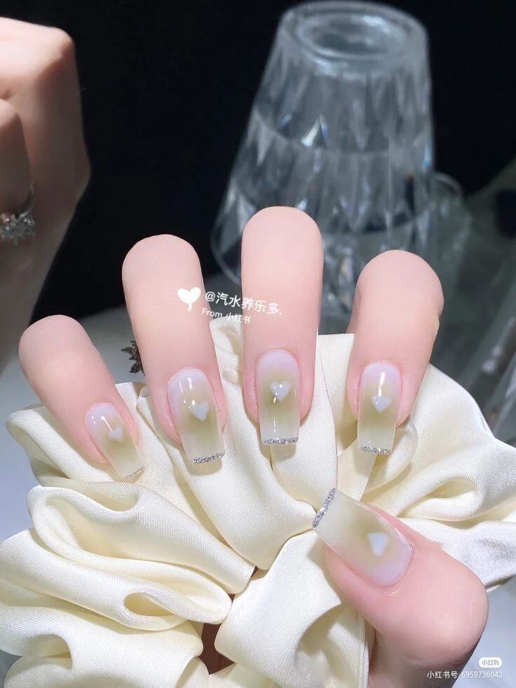 Móng tay giả nail box vẽ tim