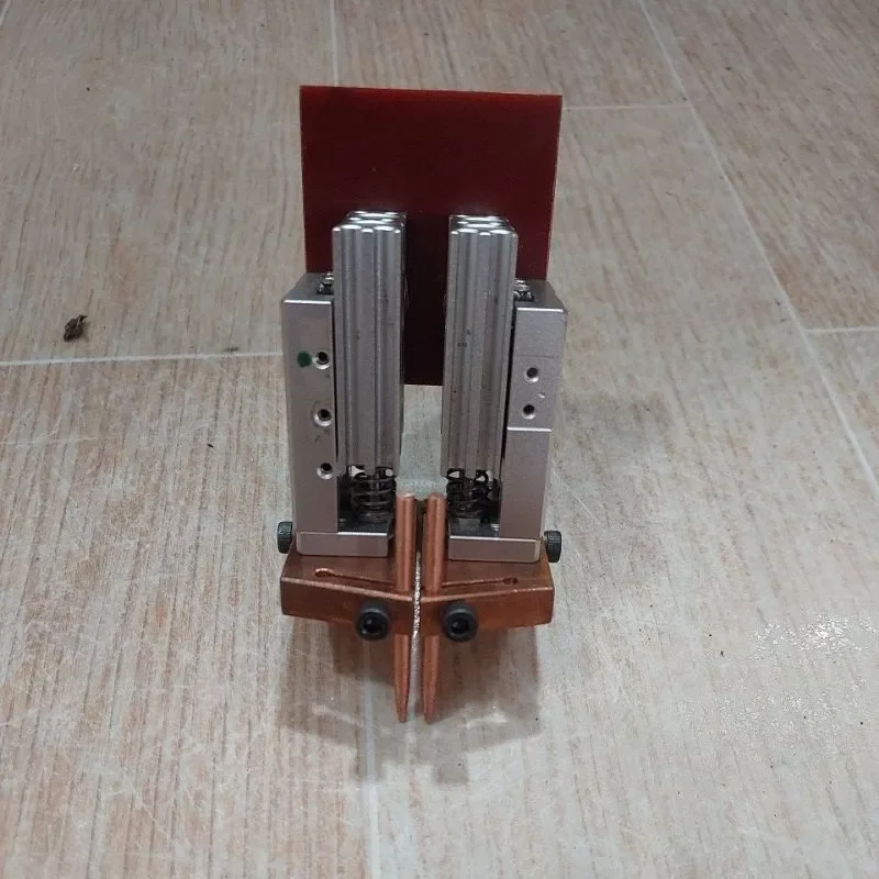 cụm căn lực (chế trụ hàn pin)