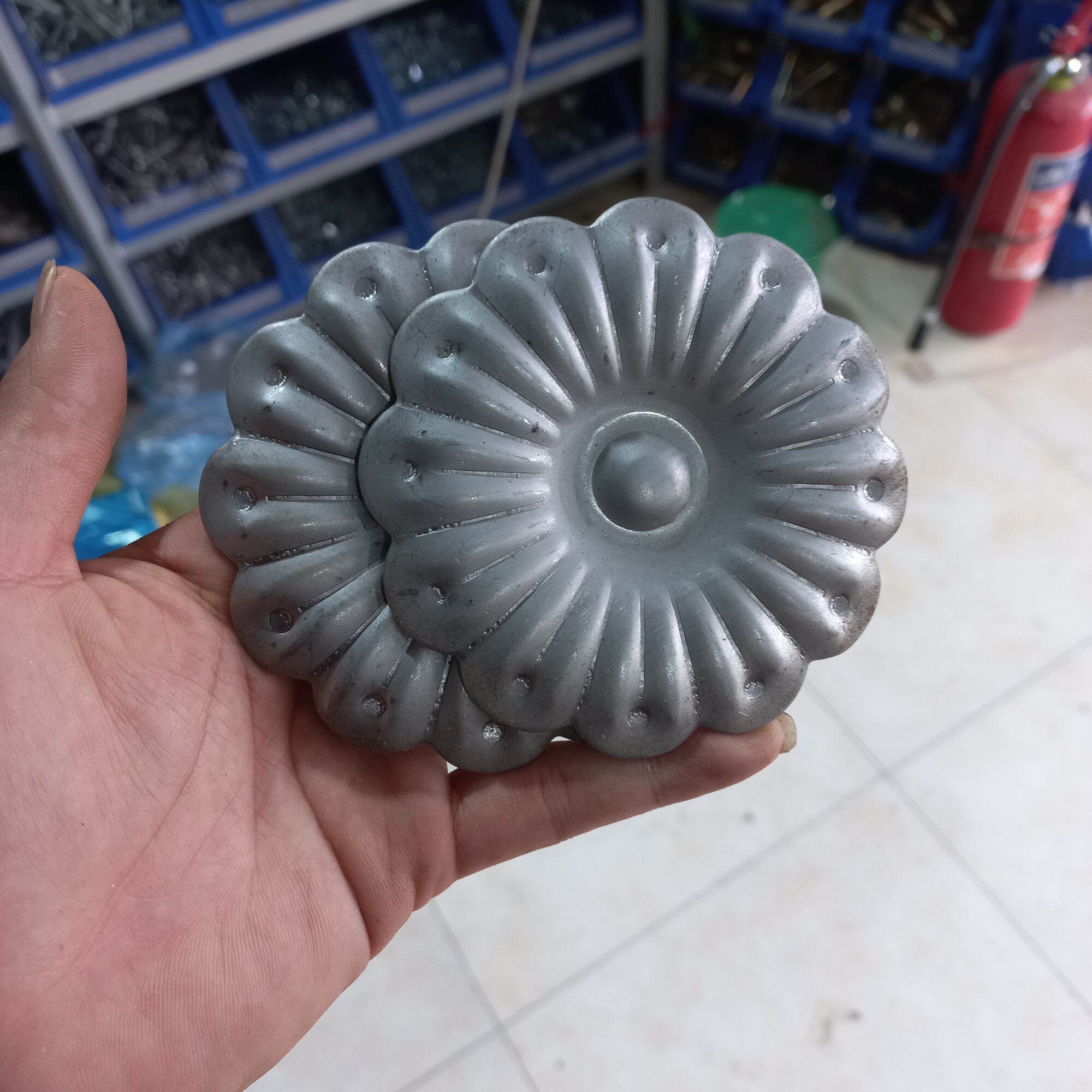 Hoa sắt Mỹ thuật - Cúc nhiều kích cở