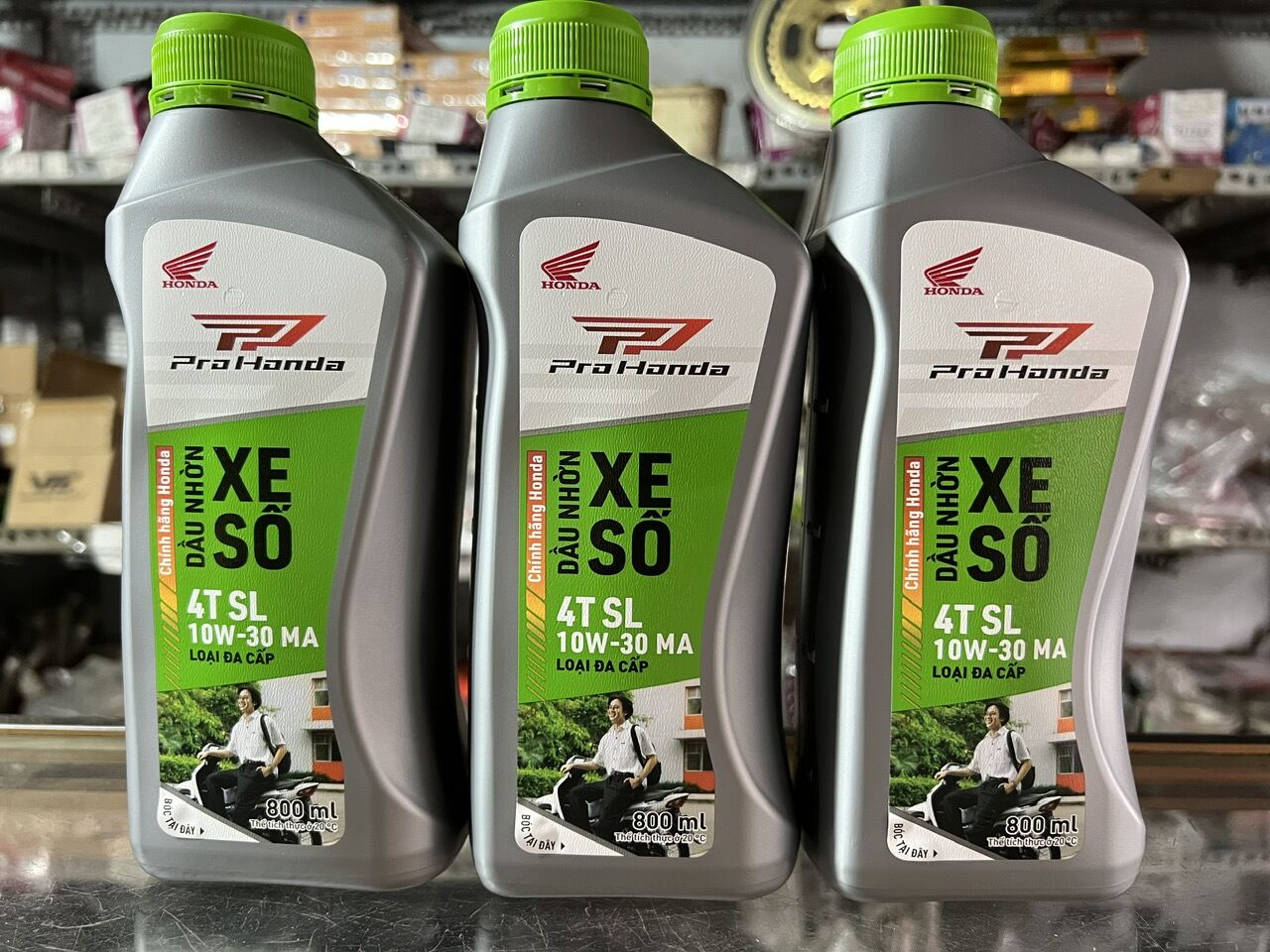 Dầu nhớt Honda chính hãng 10W-30 800ml cho xe côn tay, xe số (mẫu mới)